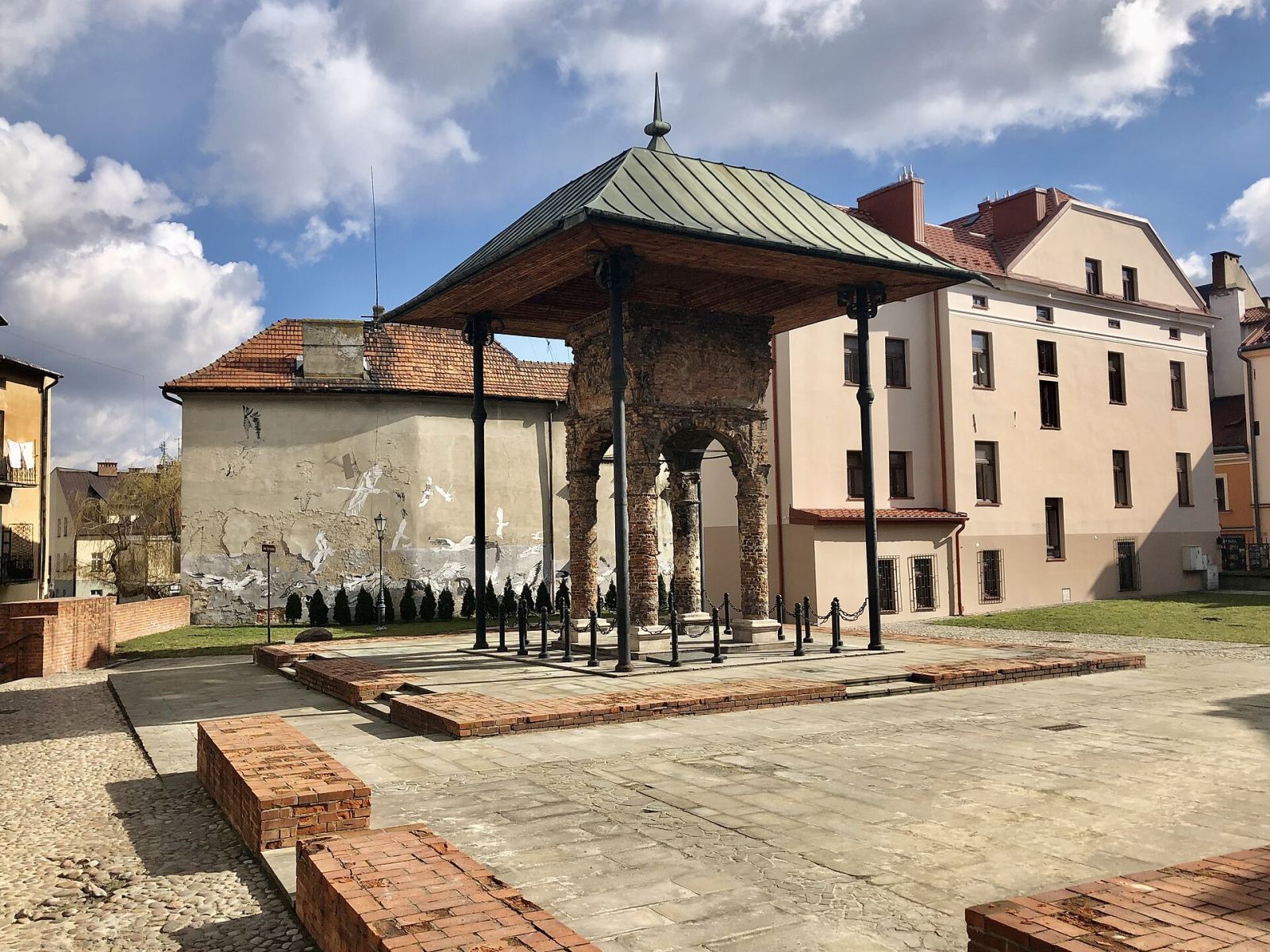 Bima Starej Synagogi, Tarnów