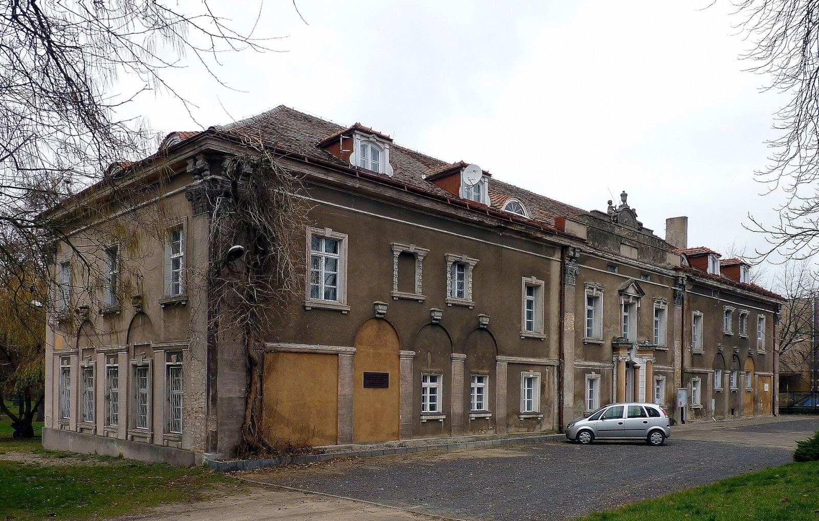 Budynek Uniwersytetu Ludowego, Gniezno
