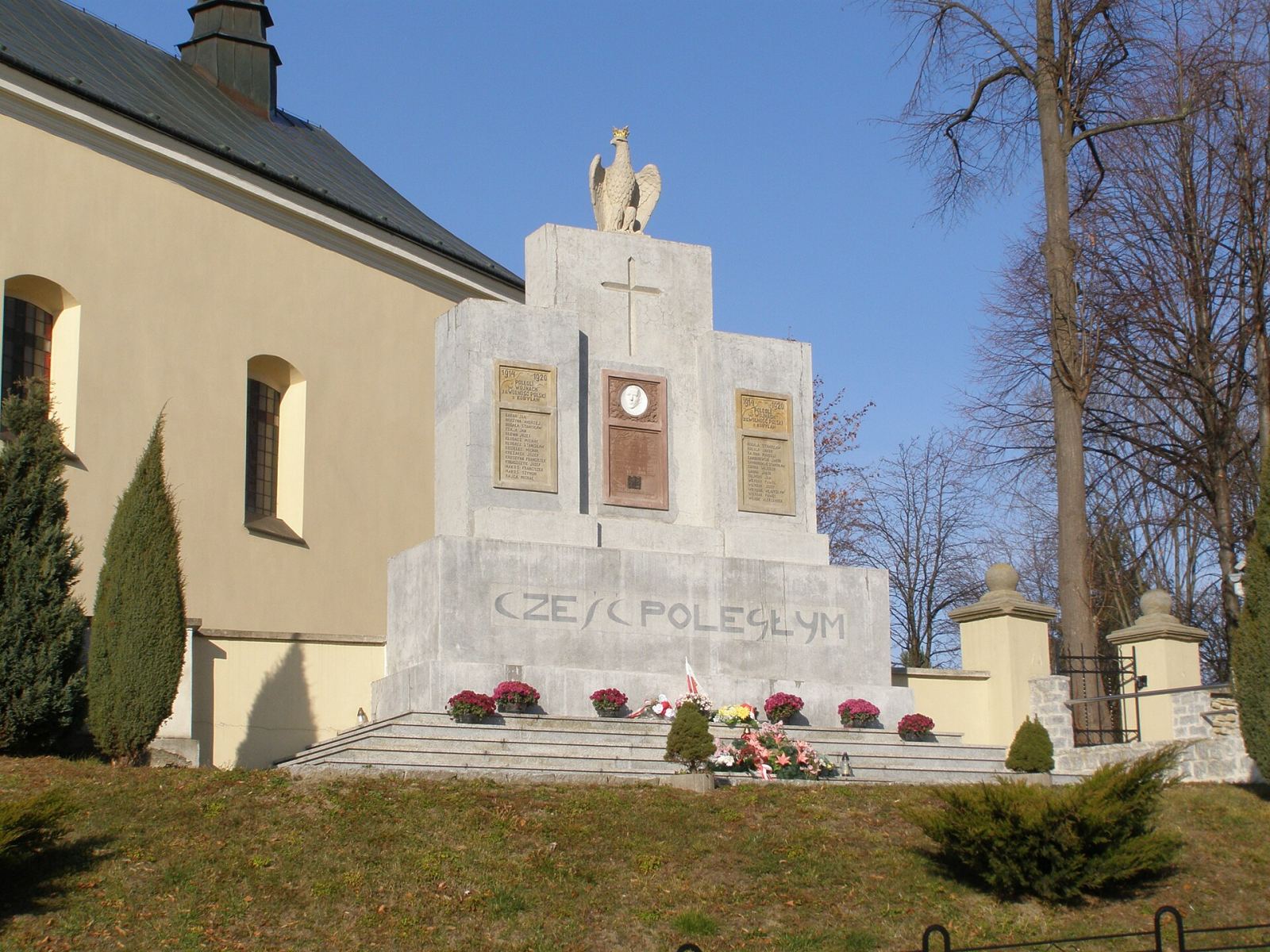 Pomnik Cześć Poległym, Kobylany