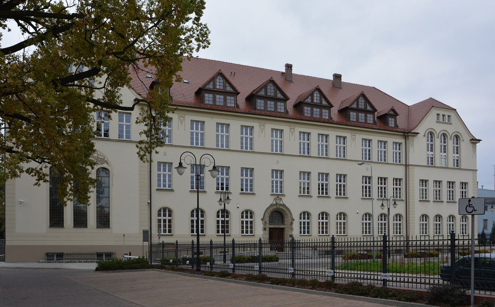 Liceum żeńskie, ob. szkoła, Zielona Góra