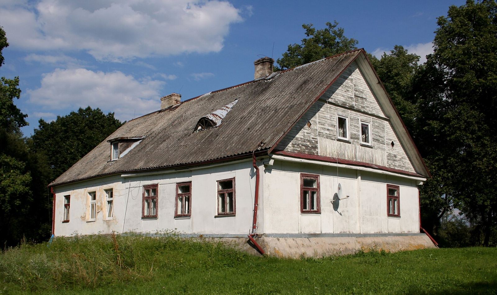 Dwór, ob. szkoła, Łumbie