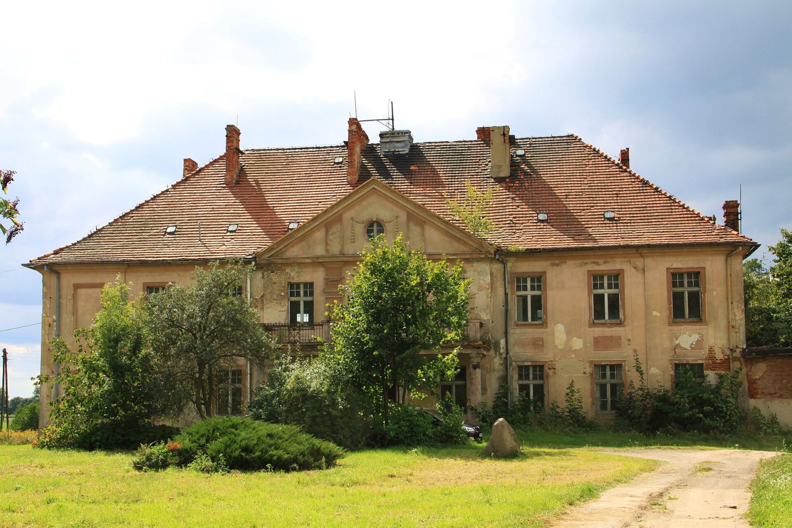 Pałac, Sędziny