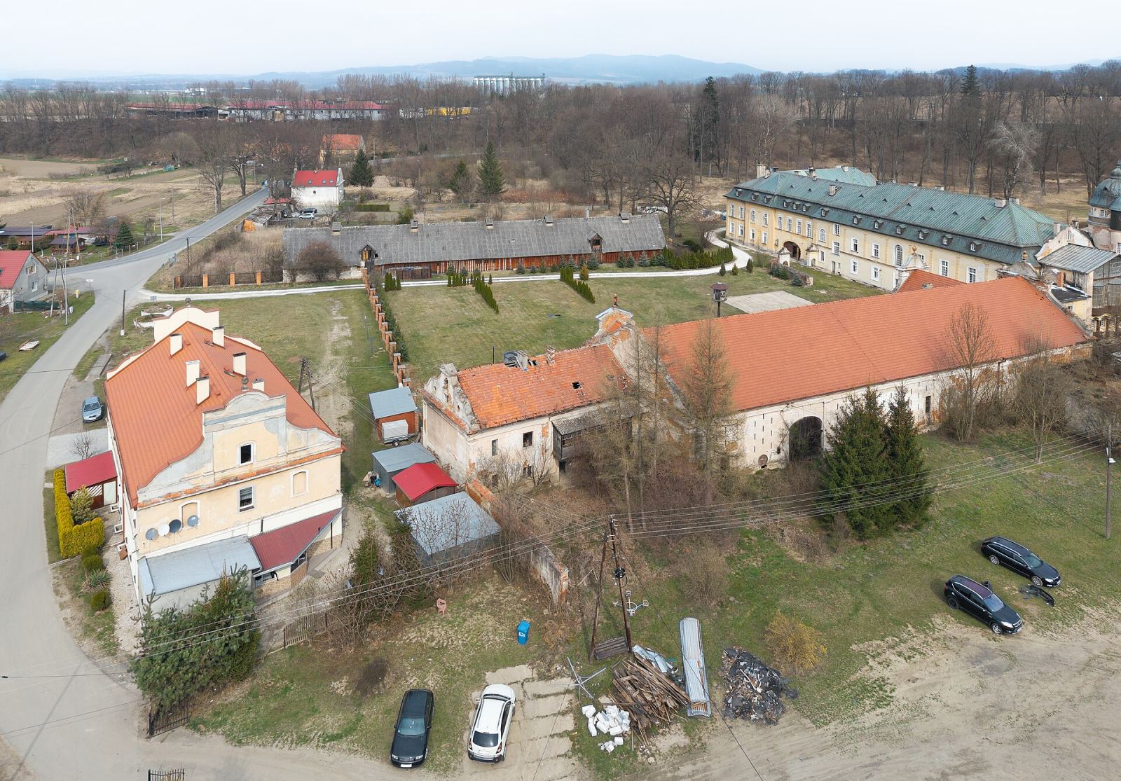 Stajnia i spichlerz, Żelazno