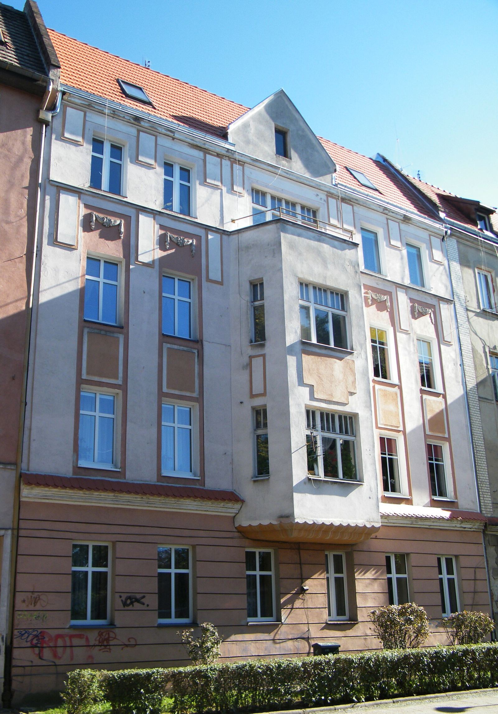 Dom, Brzeg