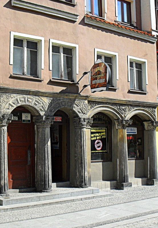 Portal północny kamienicy, Legnica
