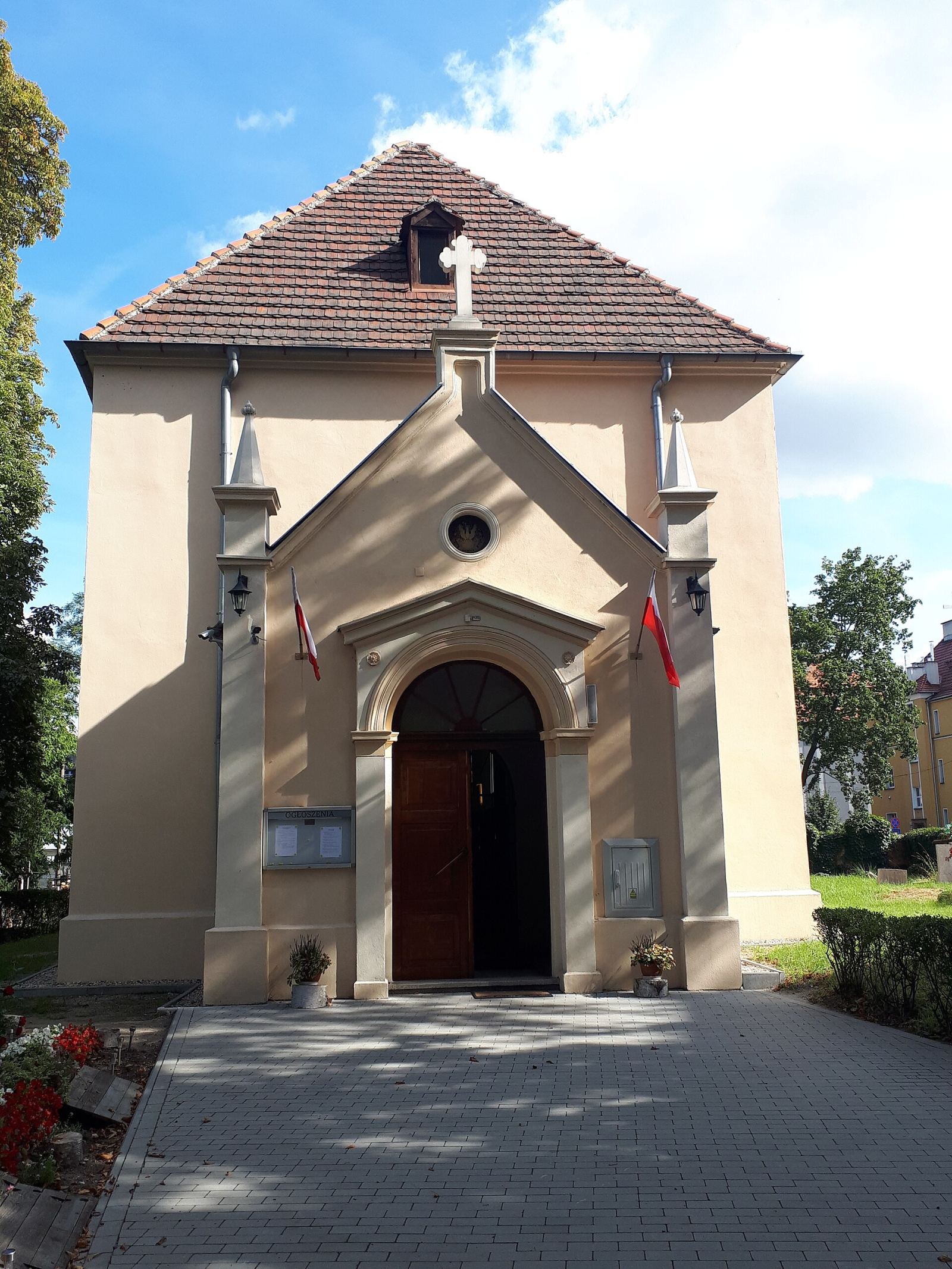 Kaplica cmentarna pw. Świętego Krzyża, Brzeg