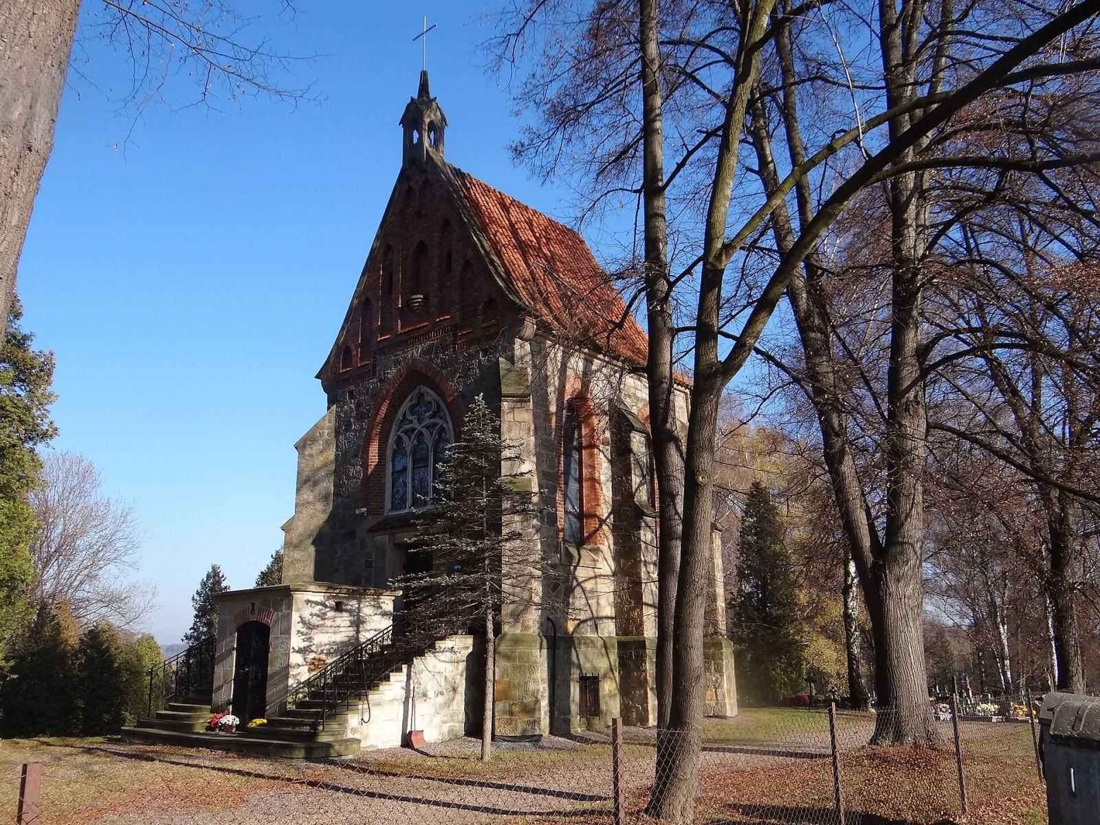 Kaplica grobowa rodziny Jastrzębskich, Dębno