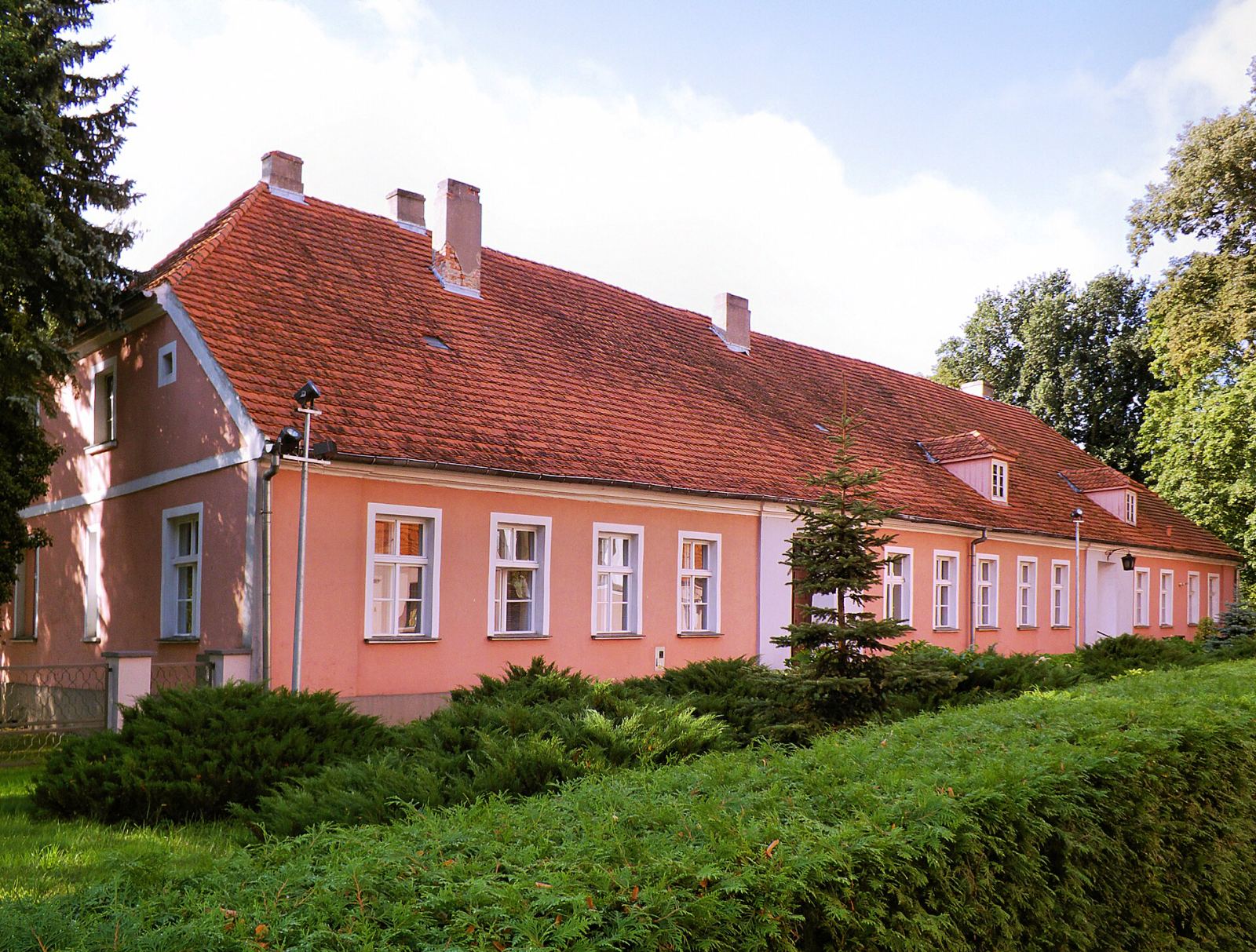 Skrzydło klasztoru, ob. plebania, Sieraków
