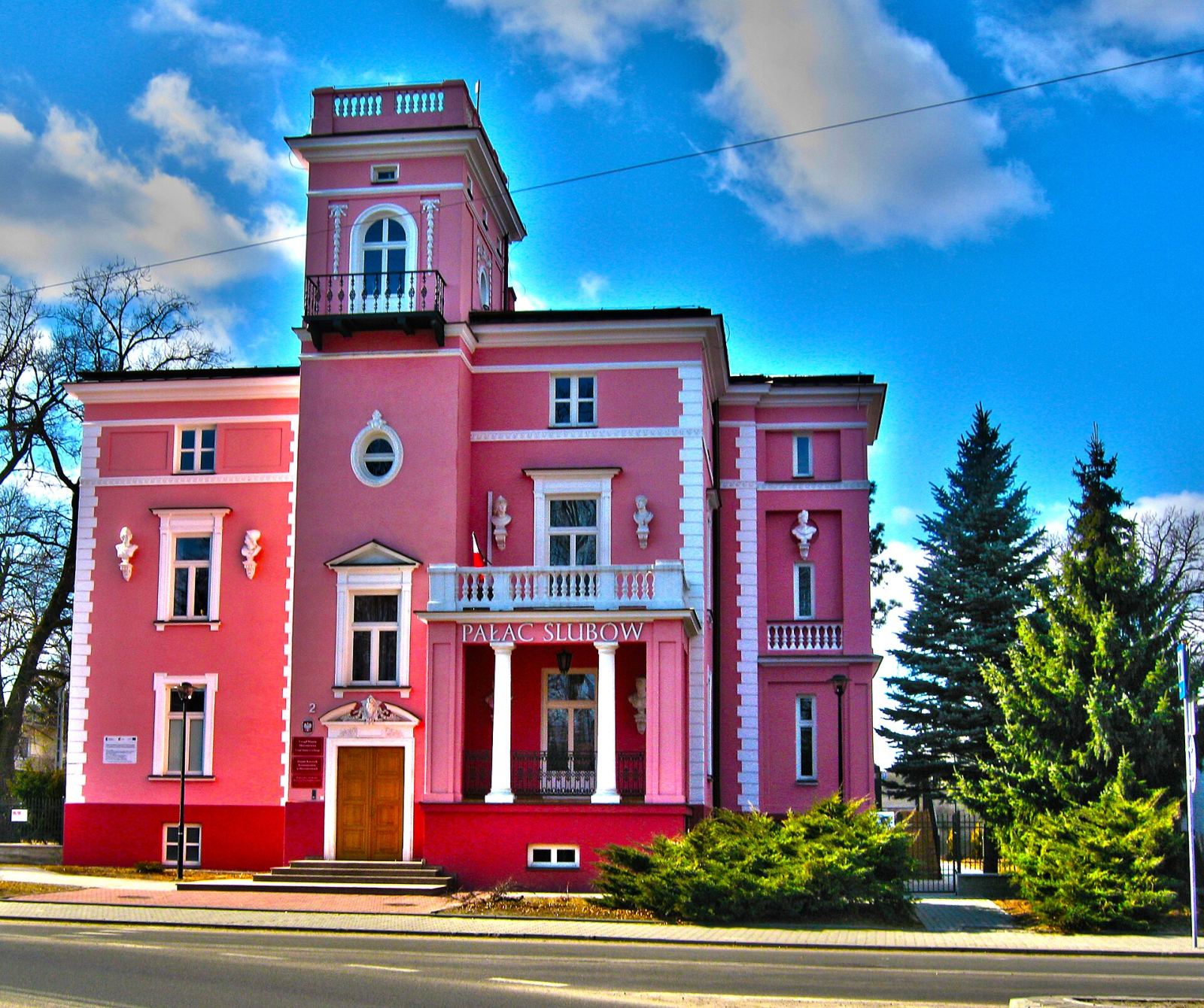 Dom, Skierniewice