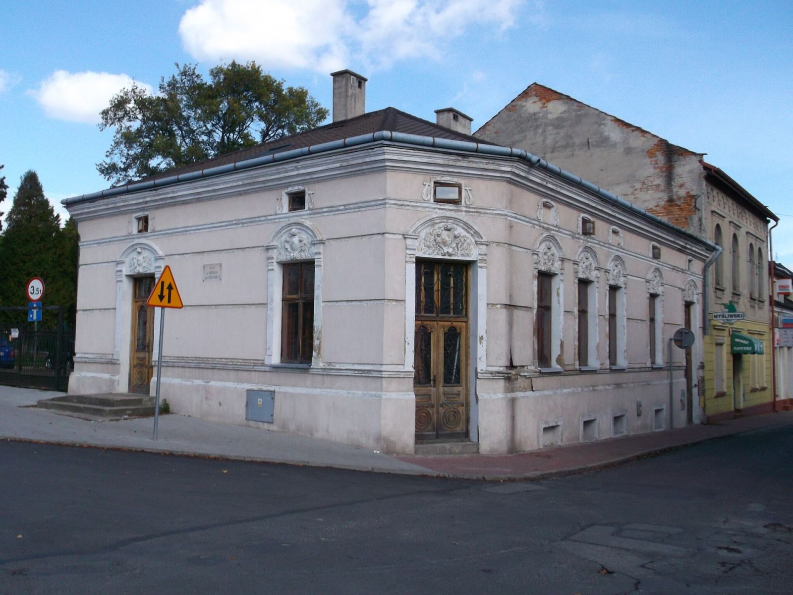 Dom, Leżajsk