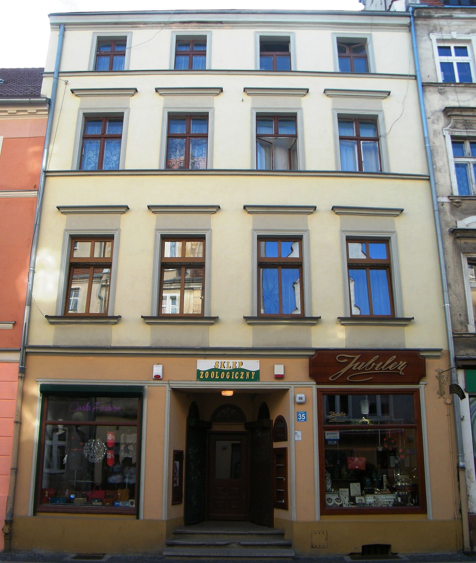 Dom, Brzeg