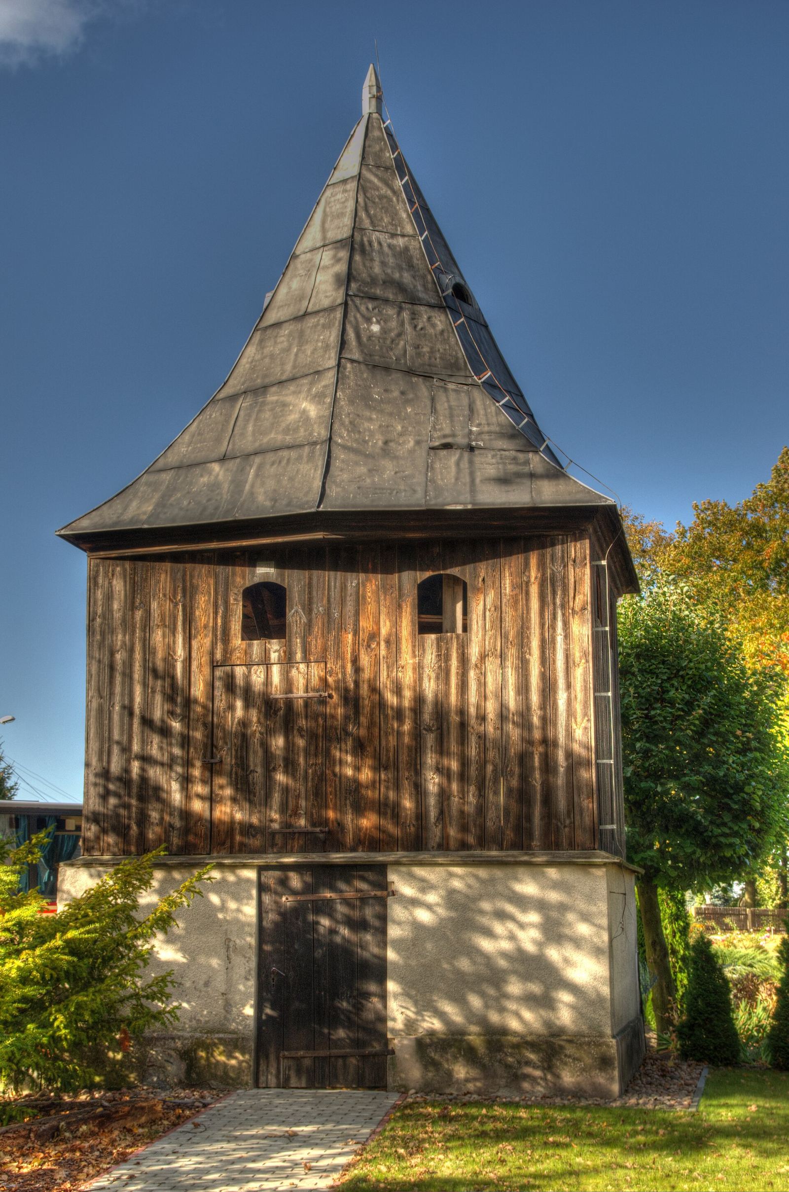 Dzwonnica, Wytomyśl
