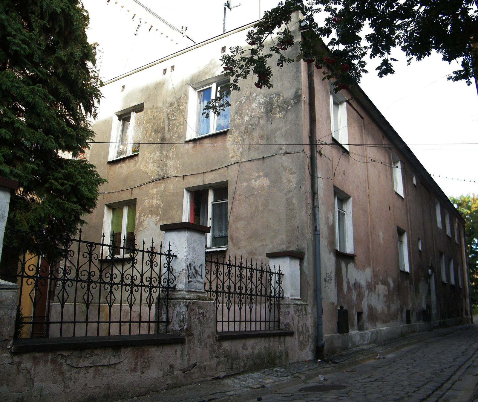 Dom, Brzeg
