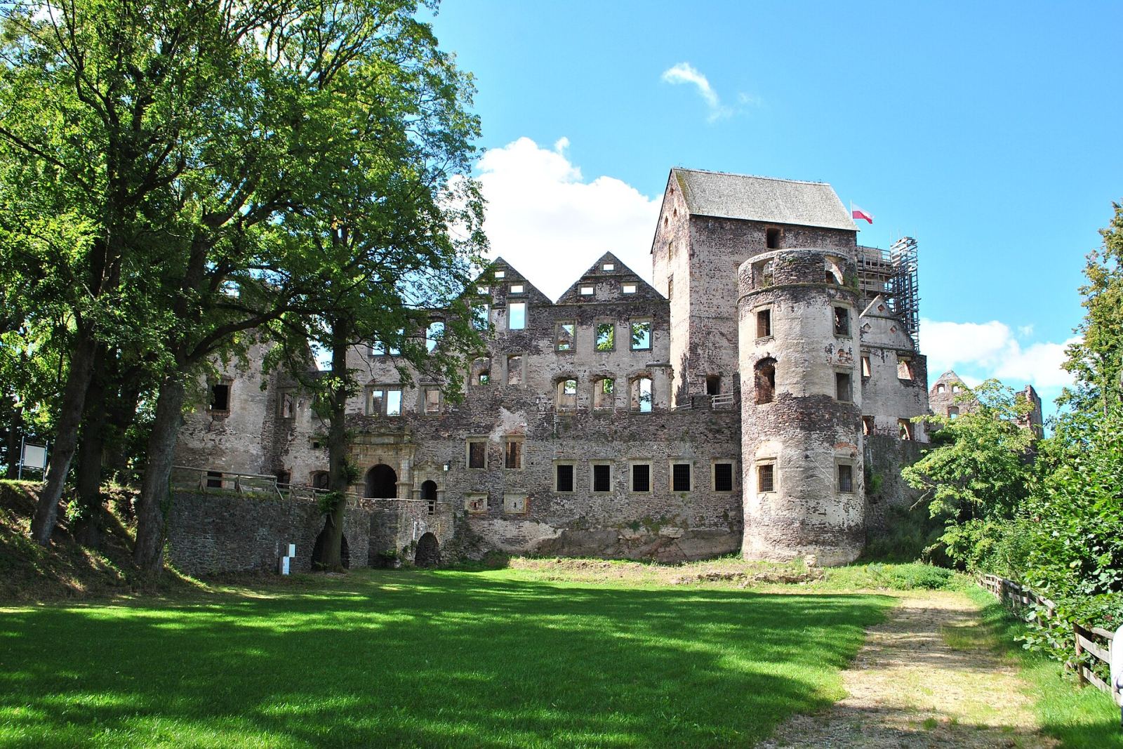 Zamek, Świny