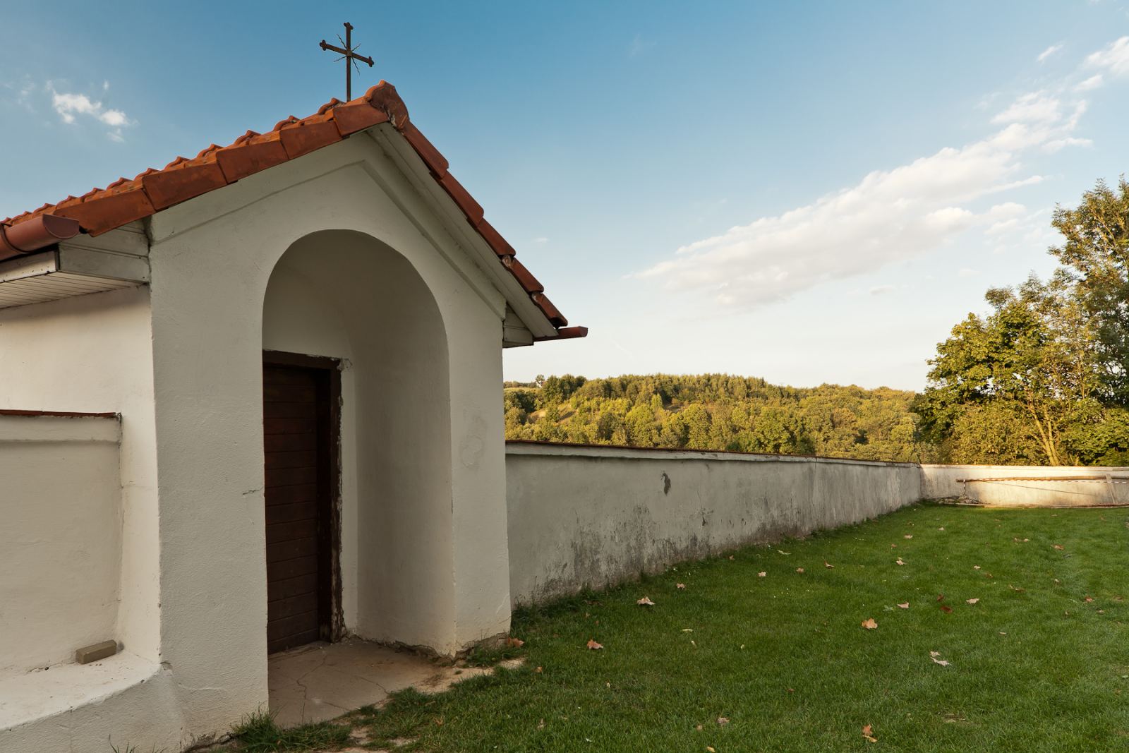 Ogrodzenie z kaplicami, Korzkiew