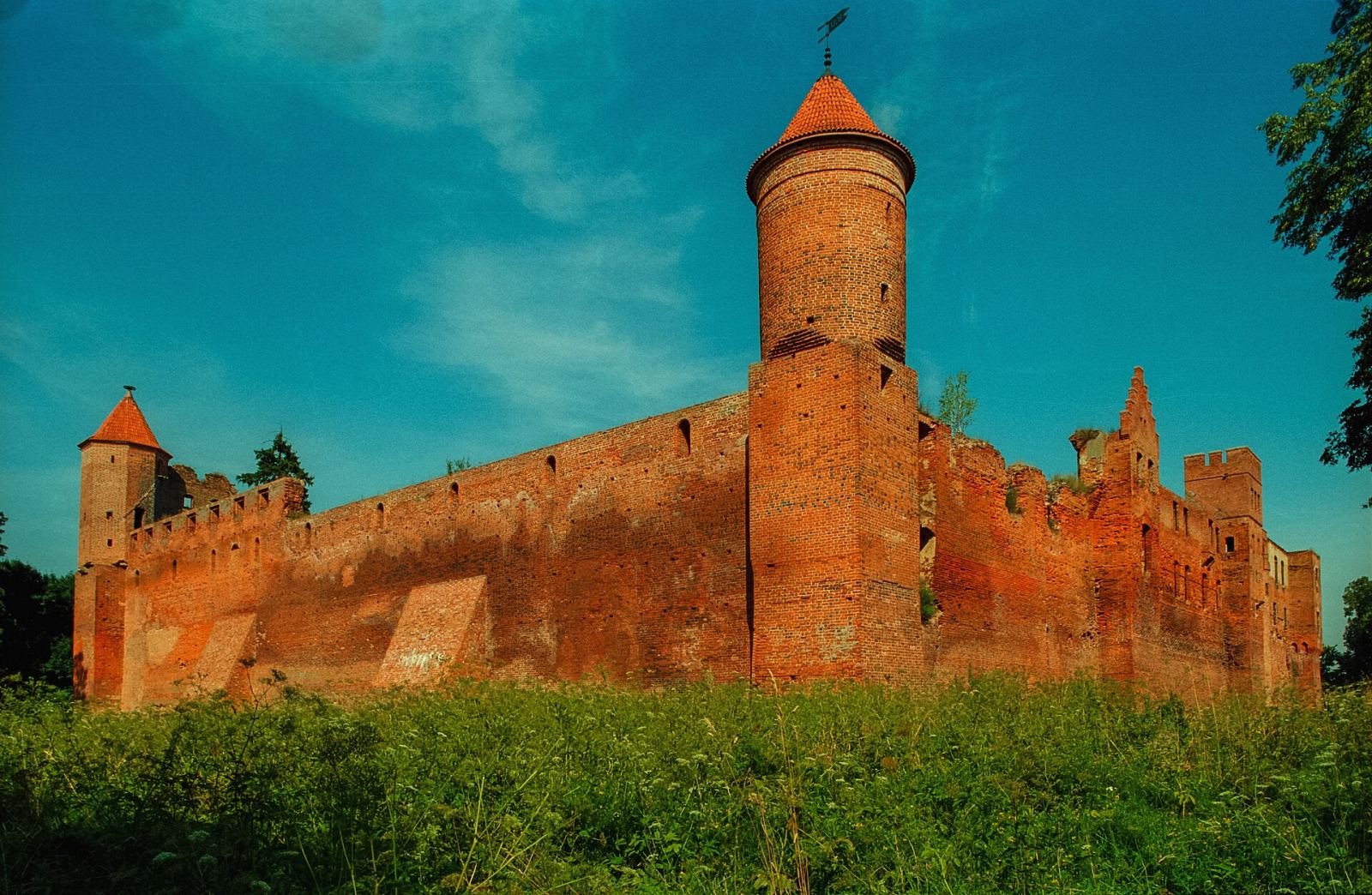Zamek, Szymbark