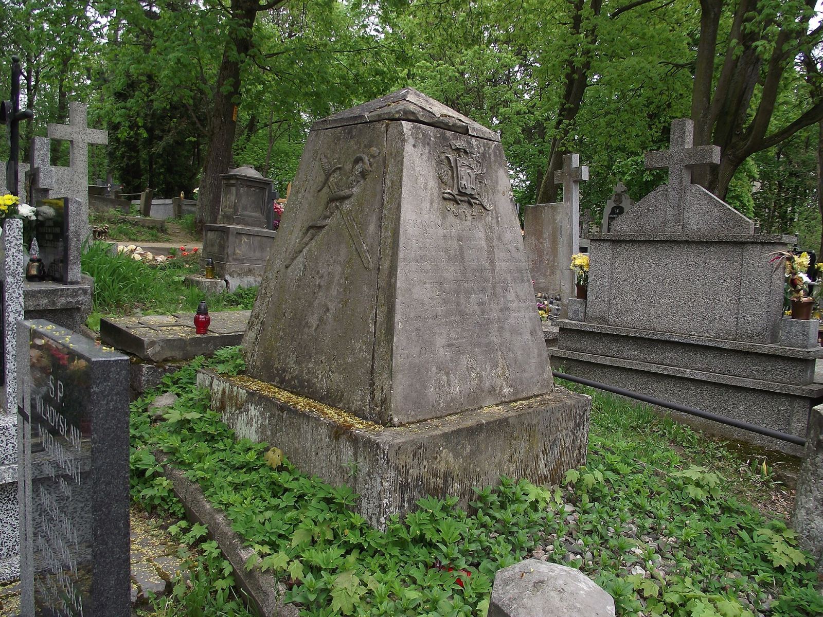Cmentarz rzymskokatolicki, Opinogóra Górna