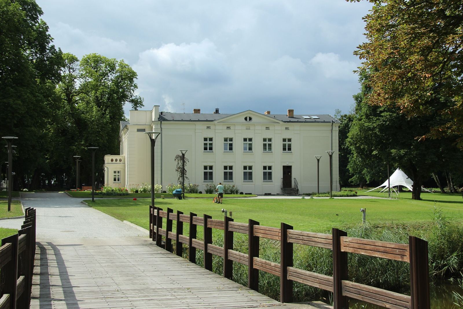 Pałac, Swadzim