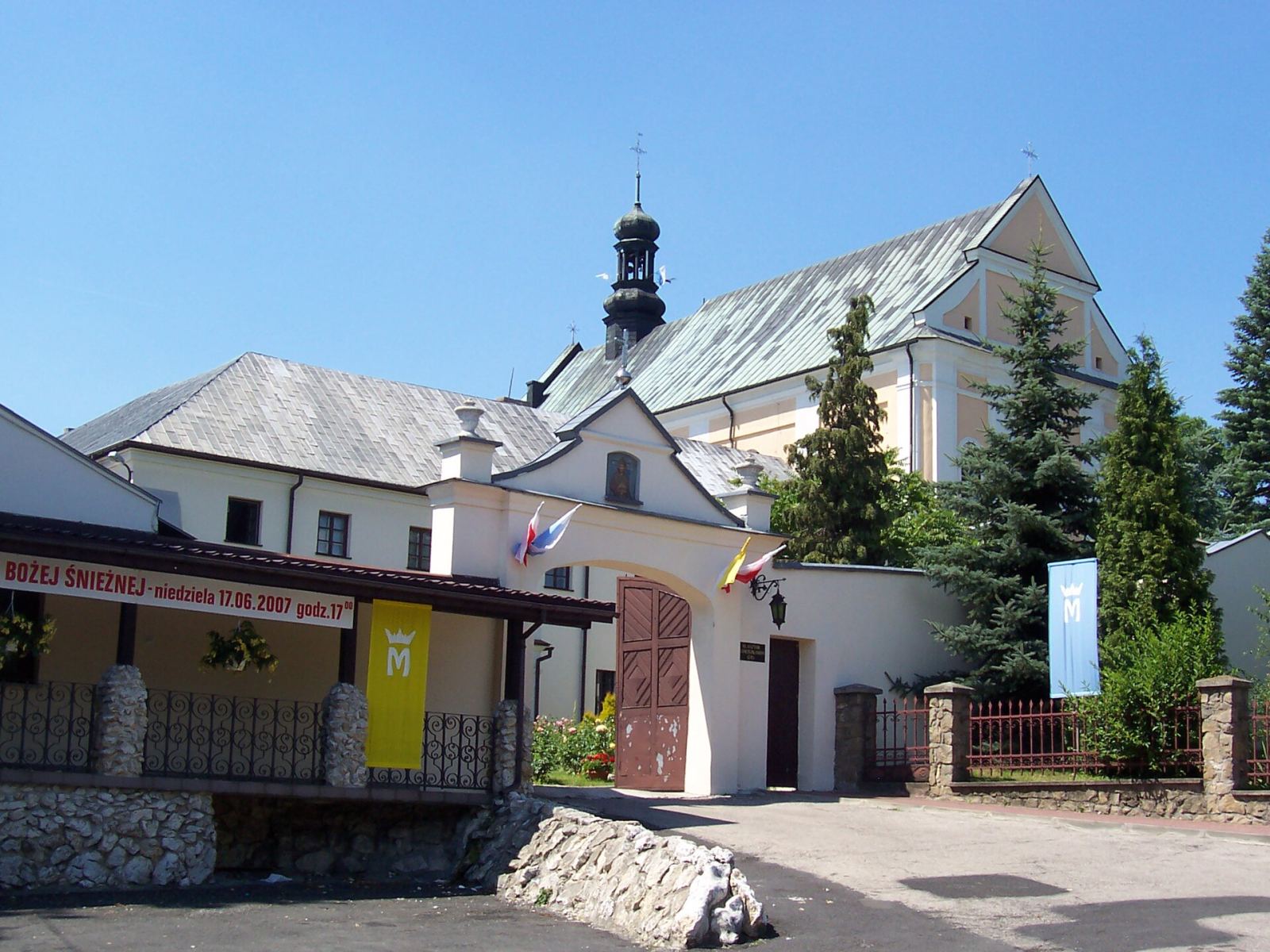 Kościół pw. Imienia Jezus, Biskupice