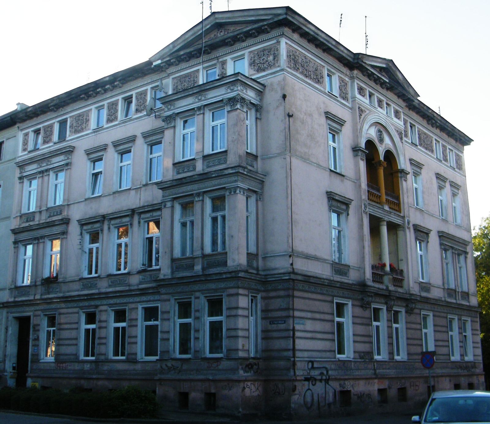 Dom, Brzeg