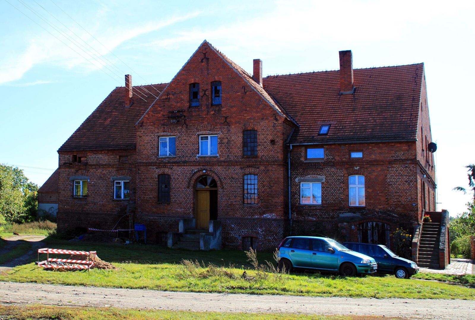 Budynek administracyjny, Świączyń