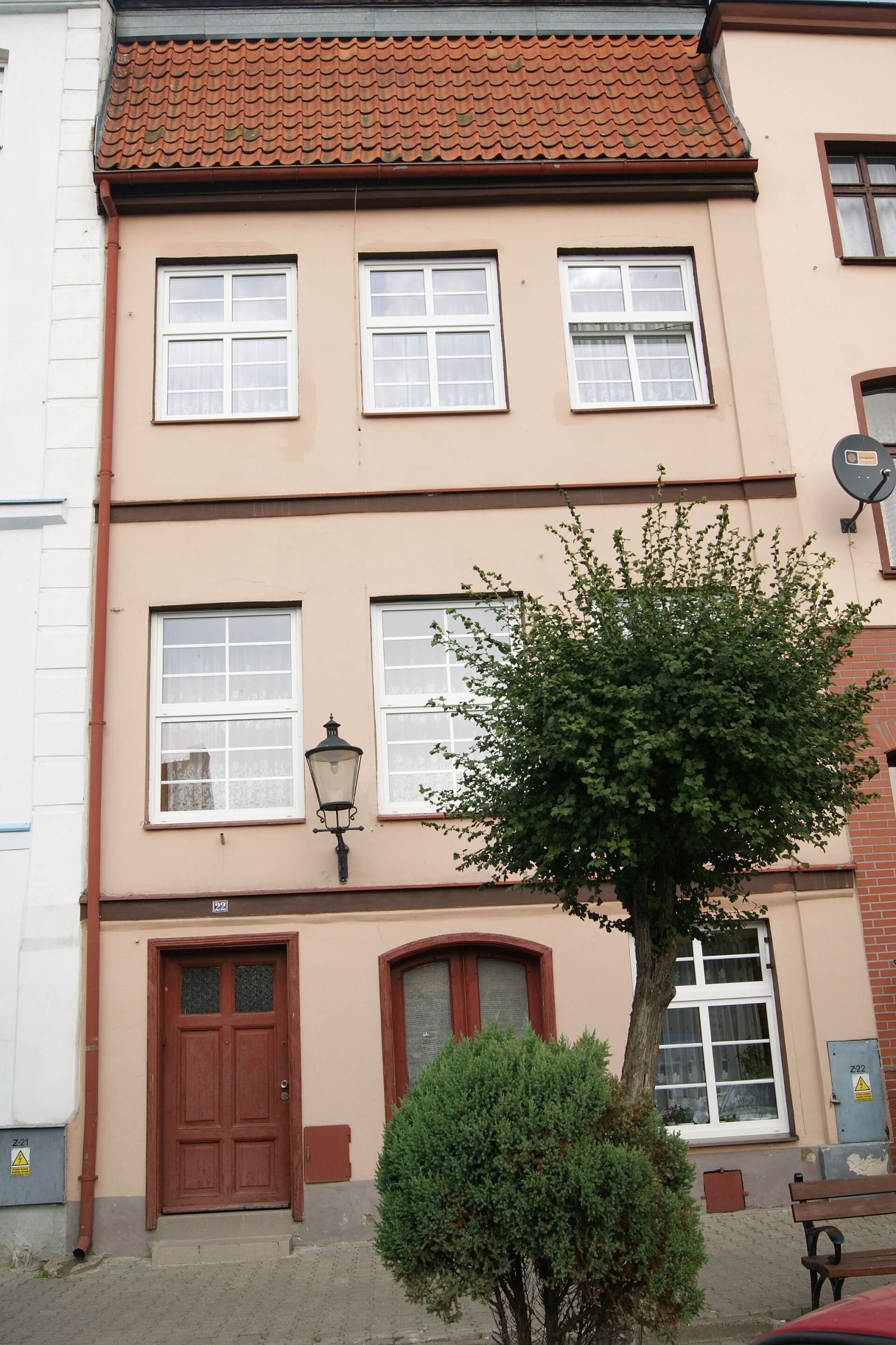 Dom, Gniew