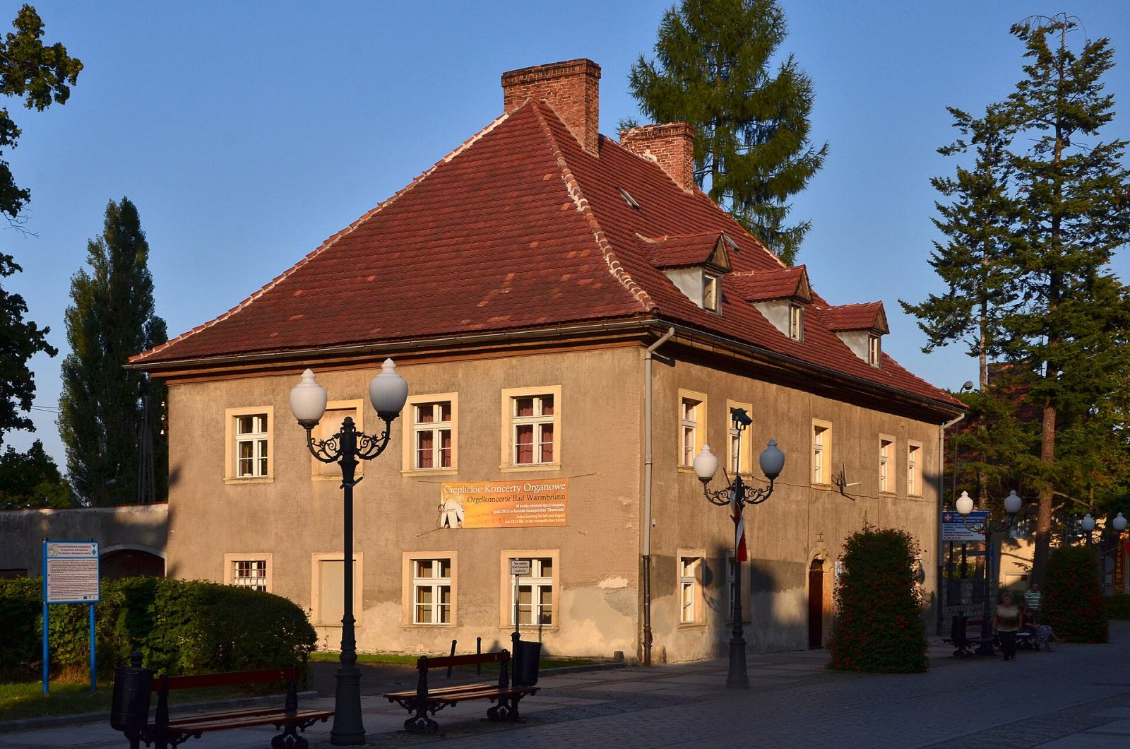 Plebania, Jelenia Góra