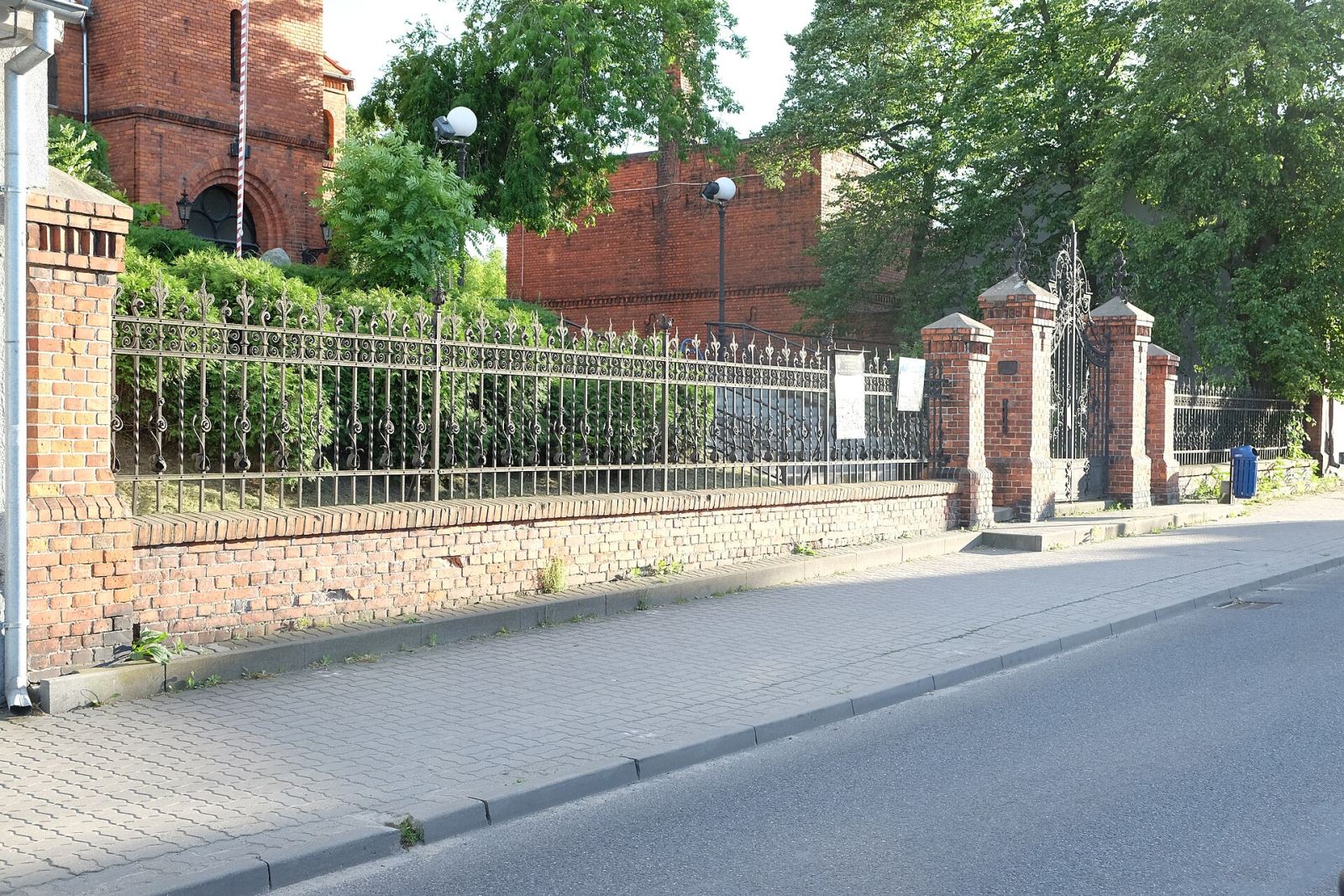 Ogrodzenie z bramą i furtkami, Solec Kujawski