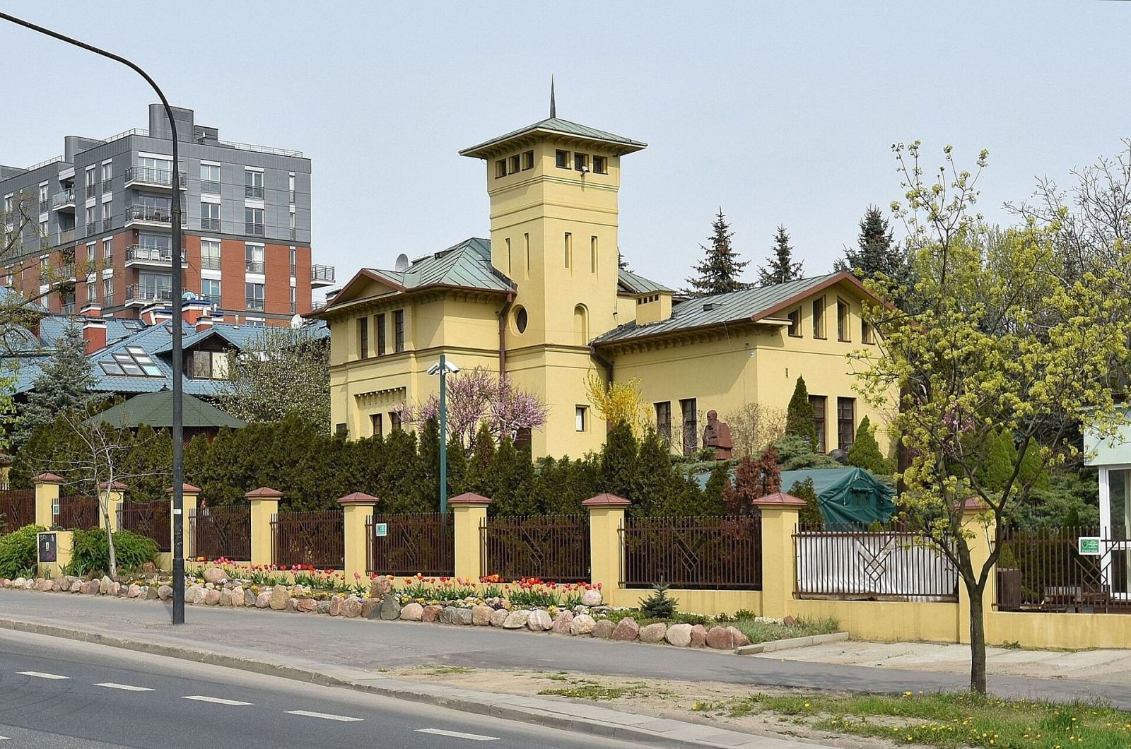 Żółta Karczma, Warszawa