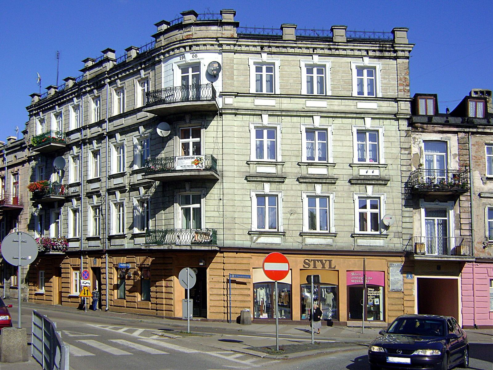 Kamienica z oficyną, Brzeziny
