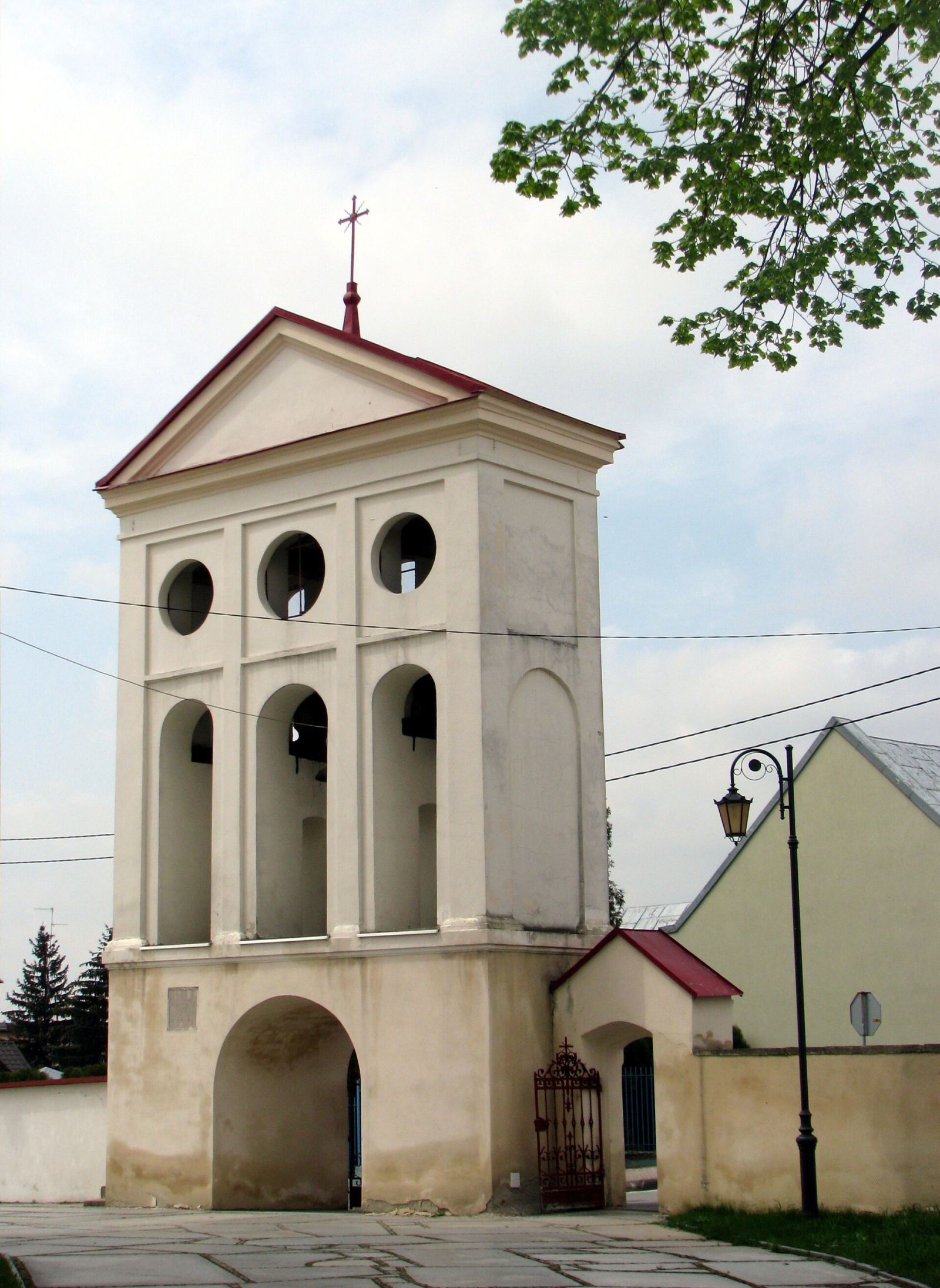 Dzwonnica-brama, Staszów