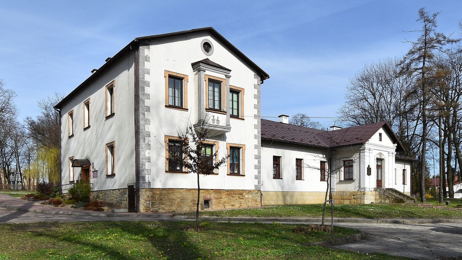 Zespół dworsko-parkowy, Miejsce Piastowe