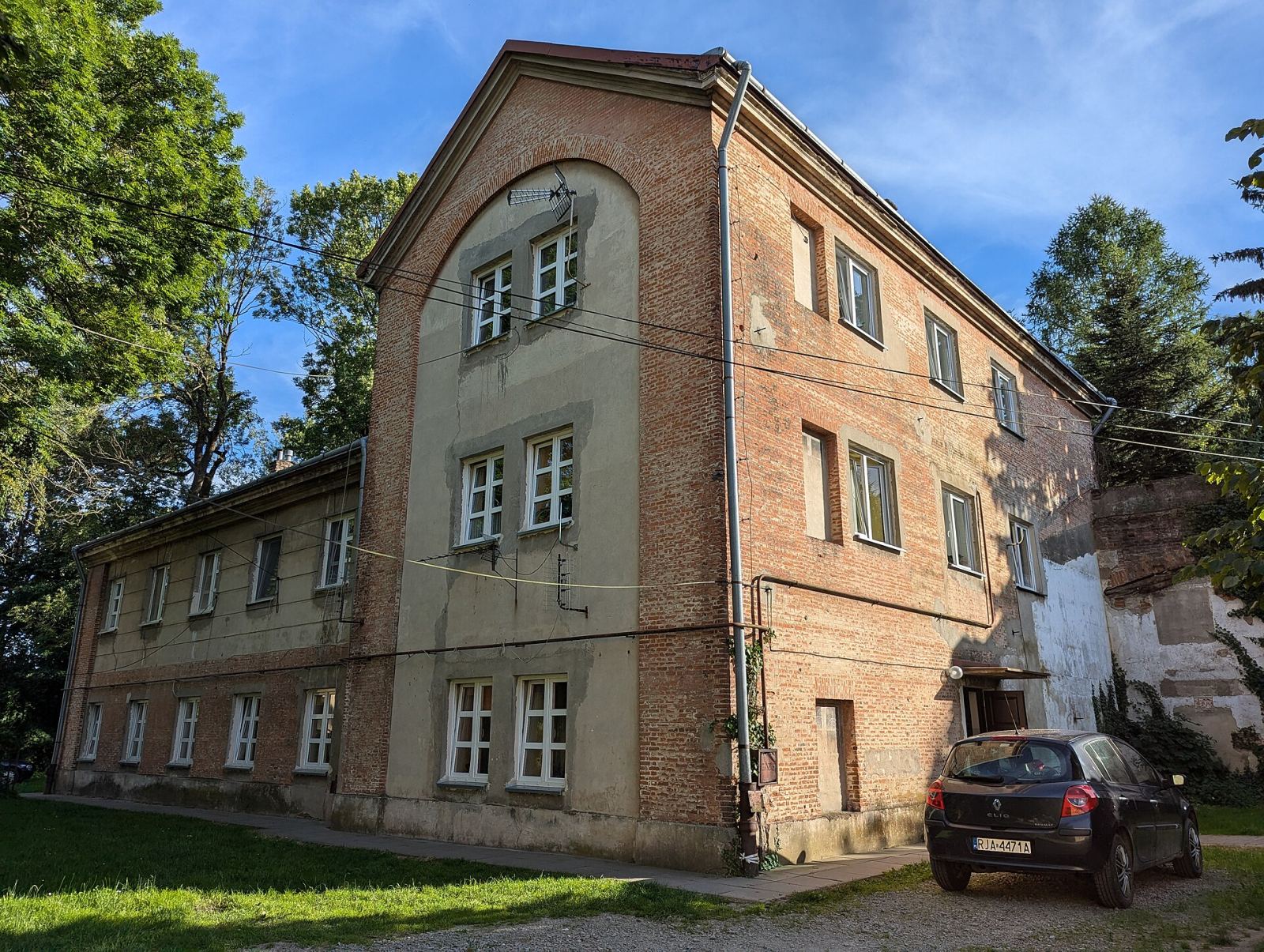 Oranżeria, ob. dom mieszkalny, Zarzecze