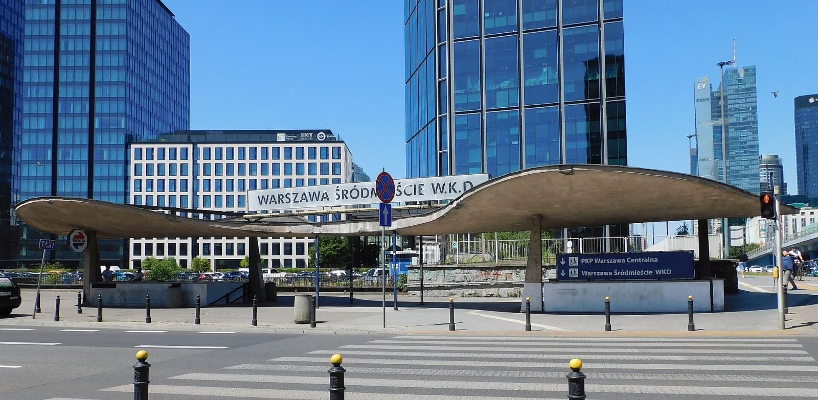 Wiata nad wejściem na perony przystanku Warszawa-Śródmieście WKD, Warszawa