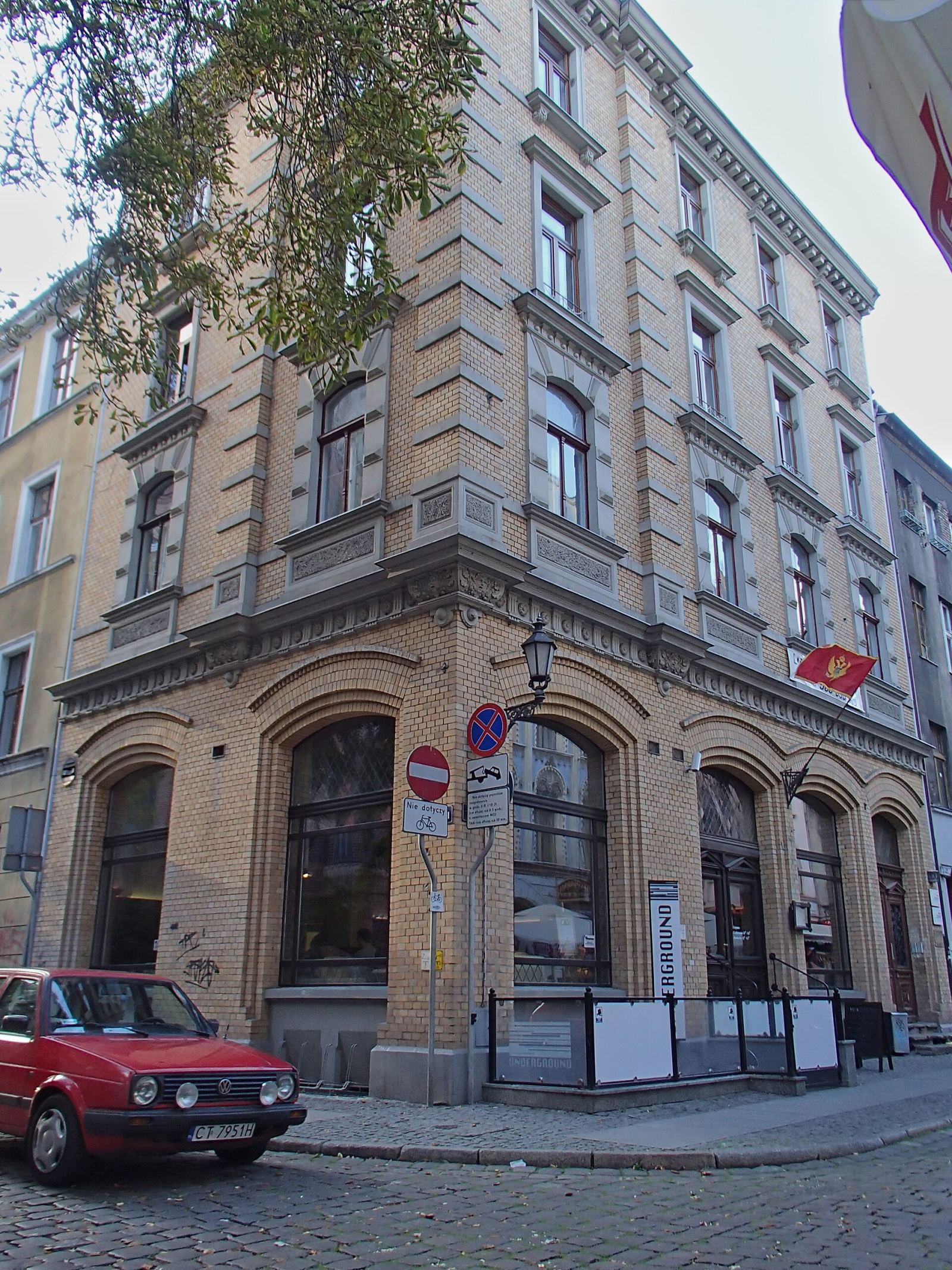 Kamienica z oficynami, Toruń