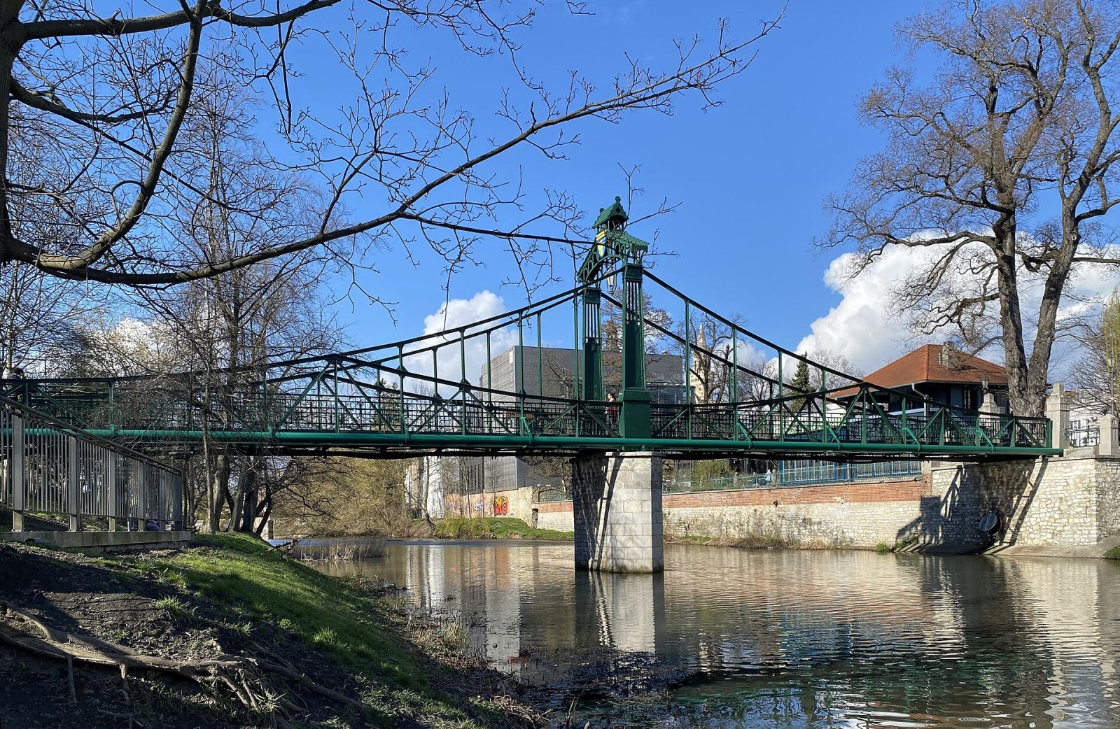 Most dla pieszych na kanale Młynówka, Opole