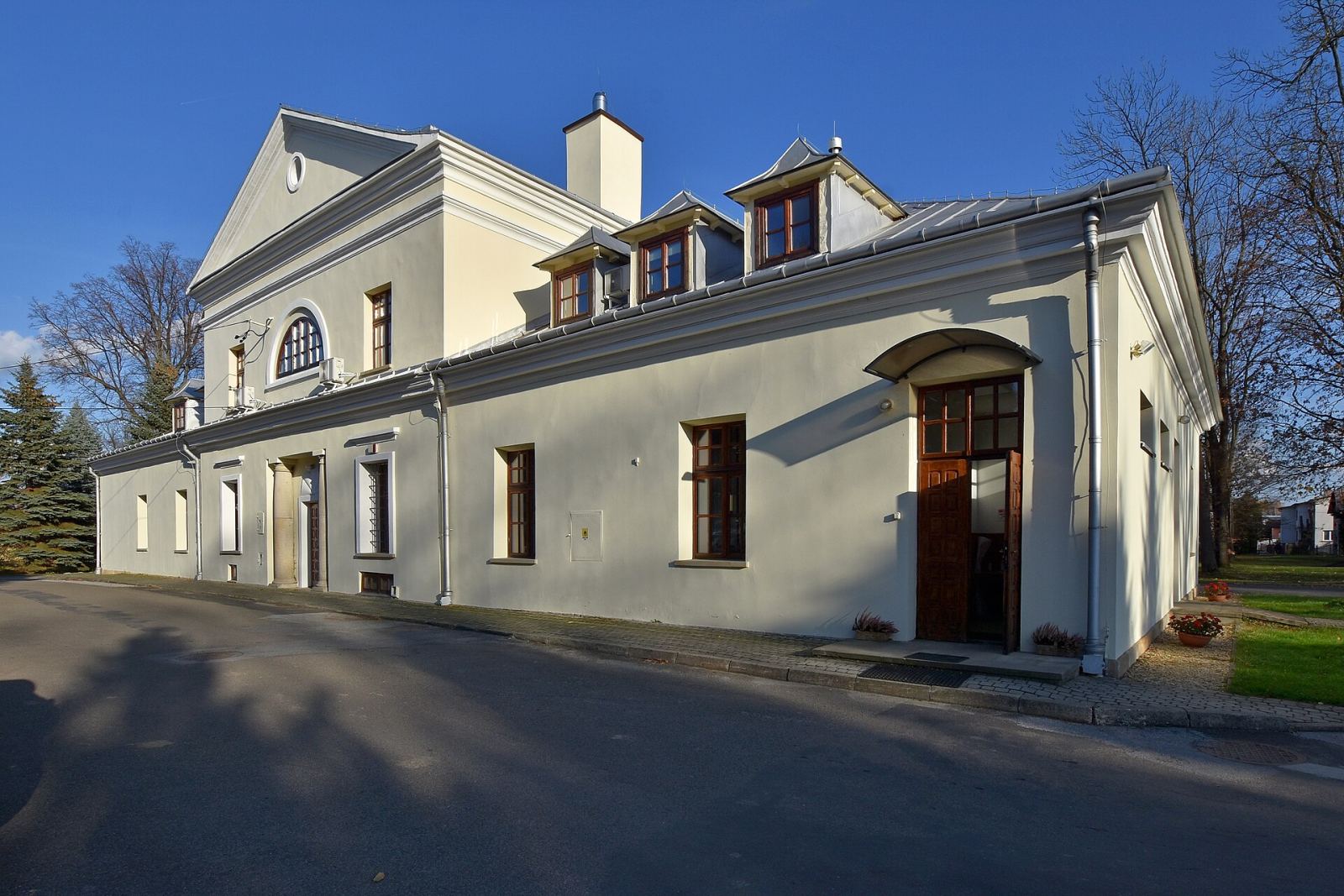 Pałac, ob. nadleśnictwo, Rymanów