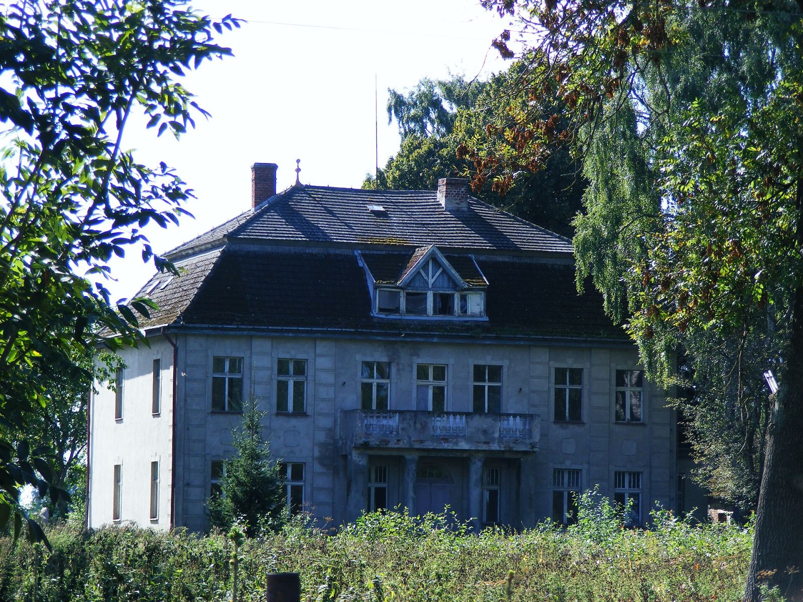 Dwór, Strzeżewo