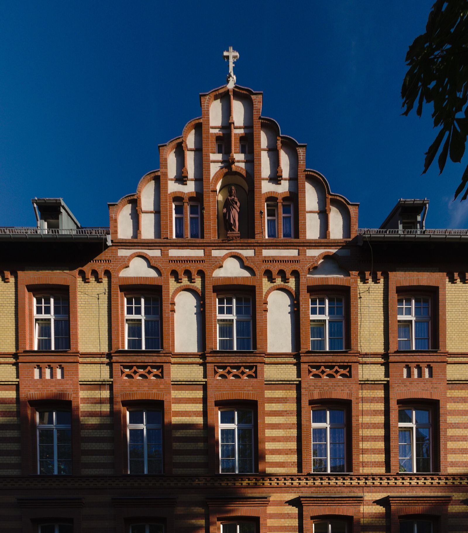 Dom zakonny Sióstr Serca Jezusowego ob. dom pomocy społecznej, Chorzów