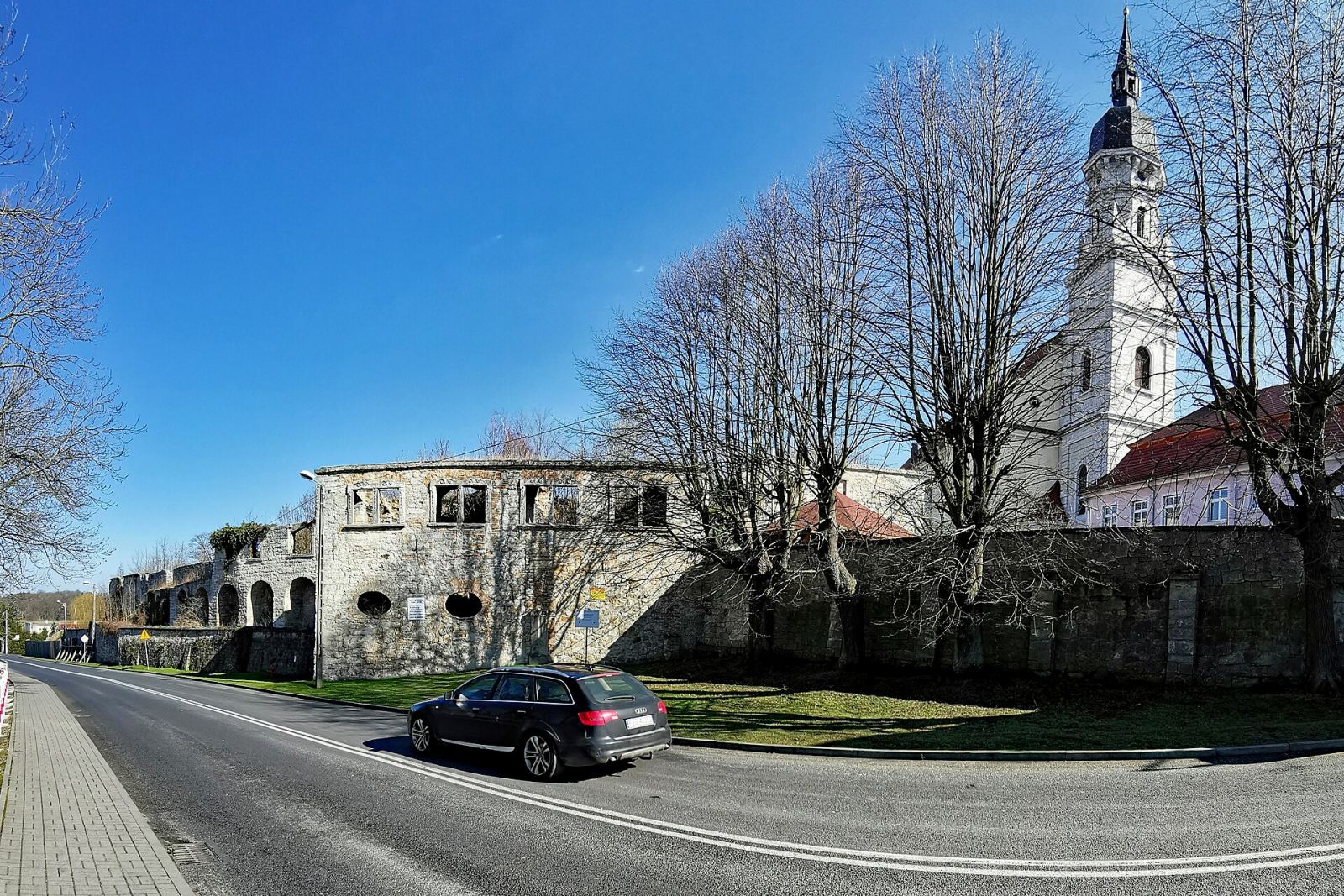 Klasztor, Nowogrodziec