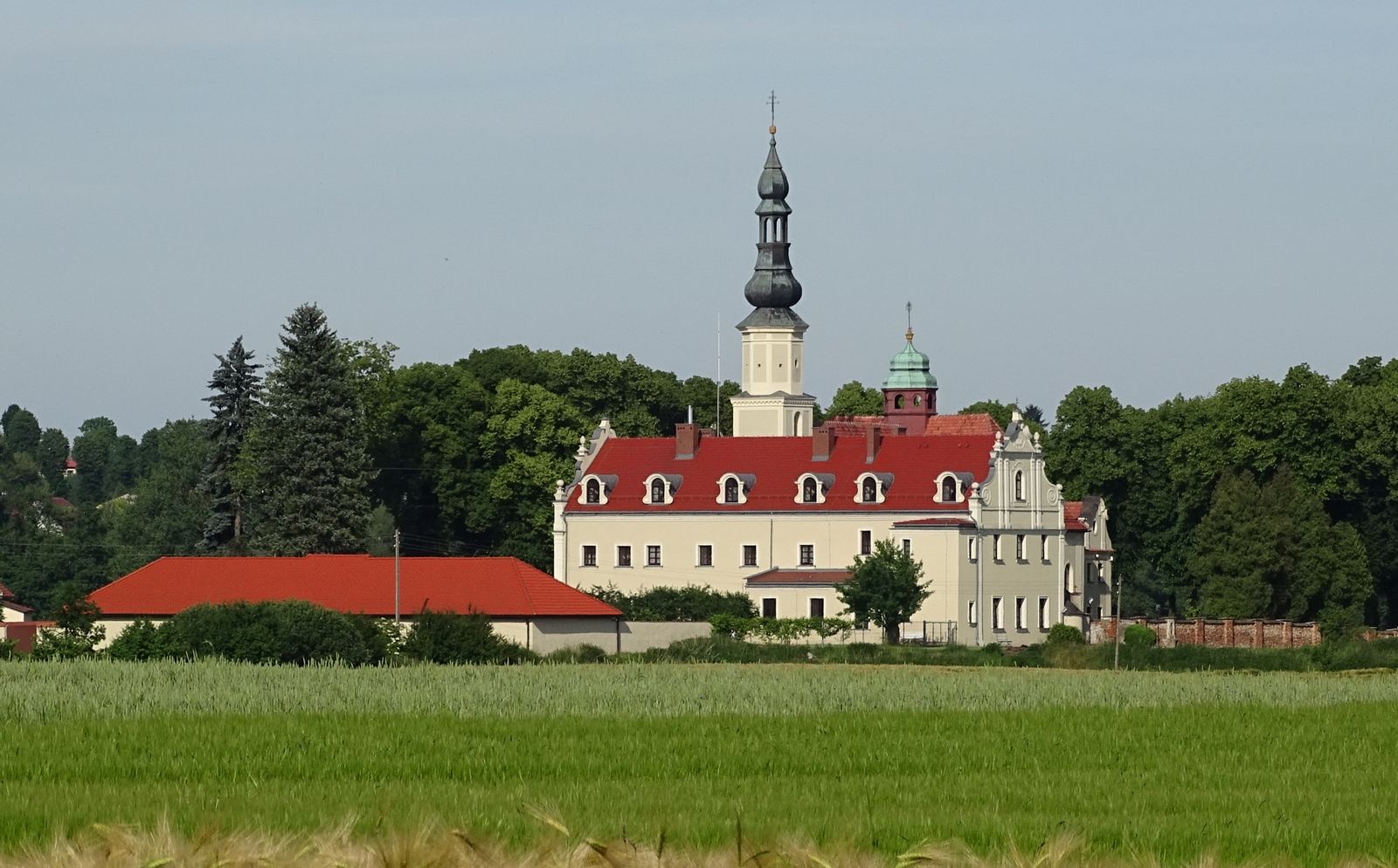 Kościół, ob. parafialny pw. Świętej Trójcy, Mochów
