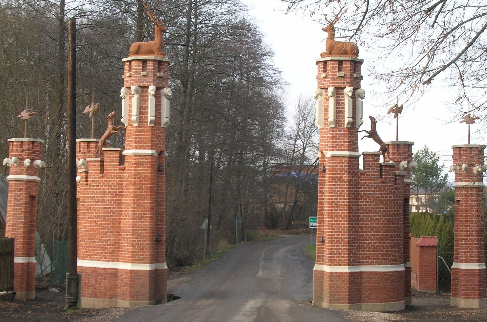 Brama Zwierzyniecka, Tenczynek