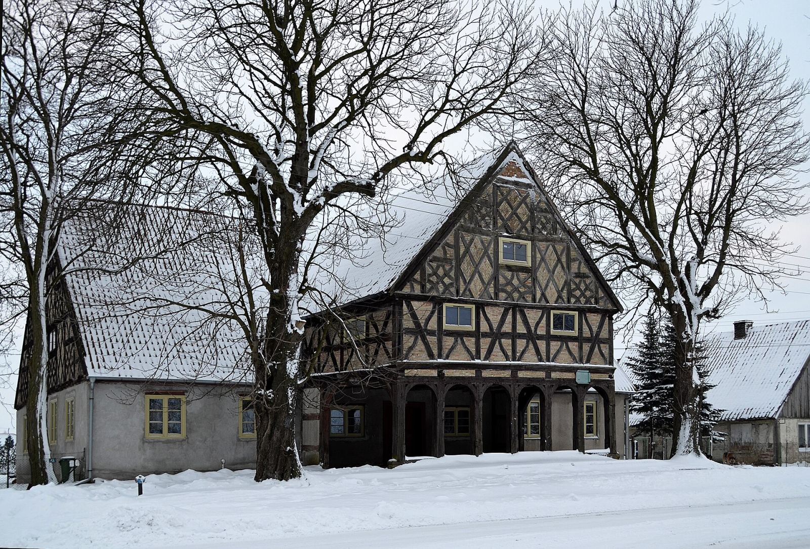Dom podcieniowy, Koszwały