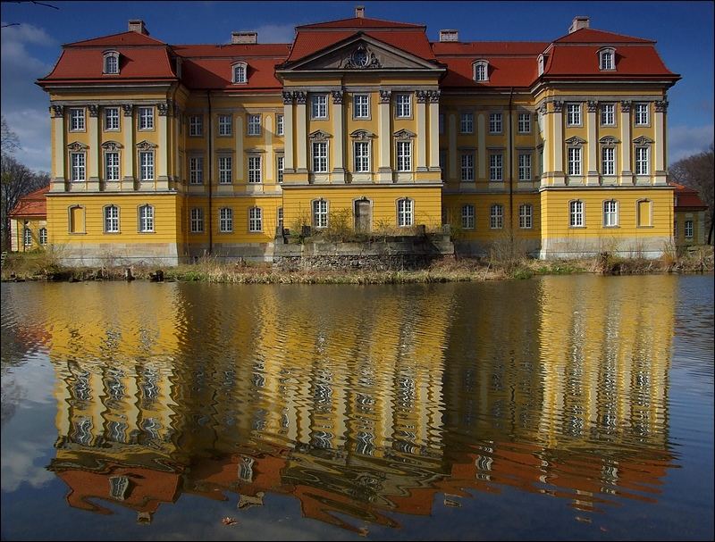 Pałac, Radomierzyce