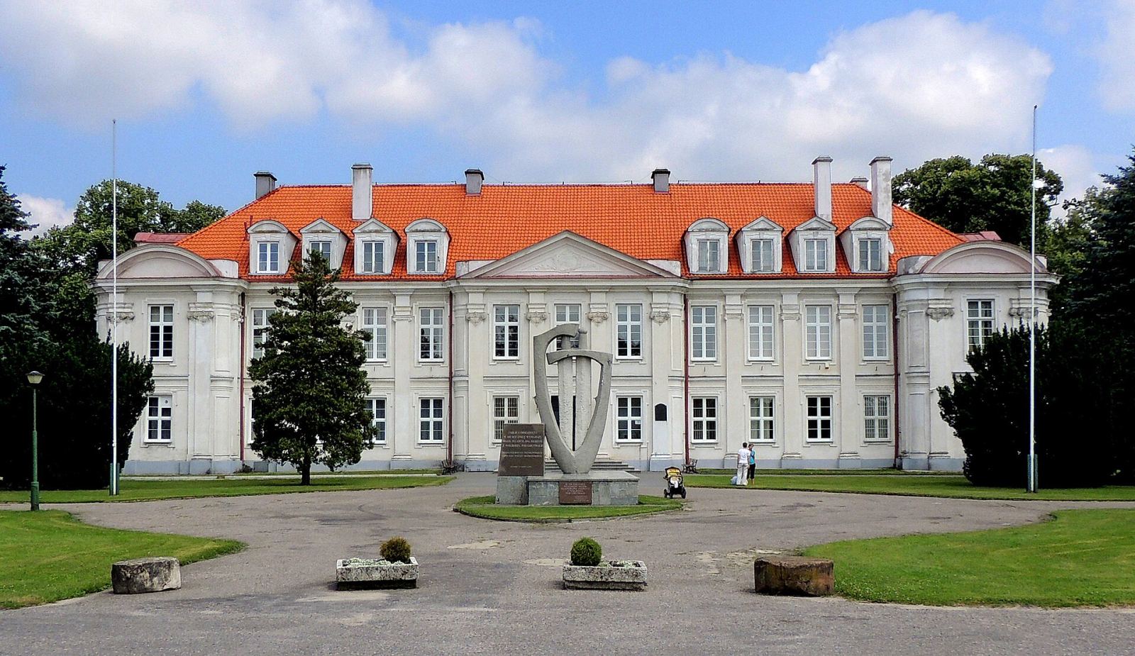 Pałac, Wolbórz
