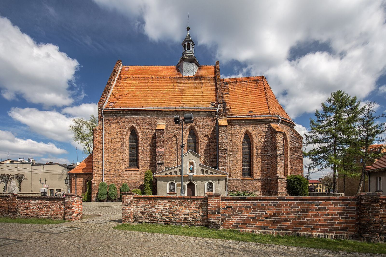 Kościół parafialny pw. Wniebowzięcia Najświętszej Marii Panny, Ostrzeszów