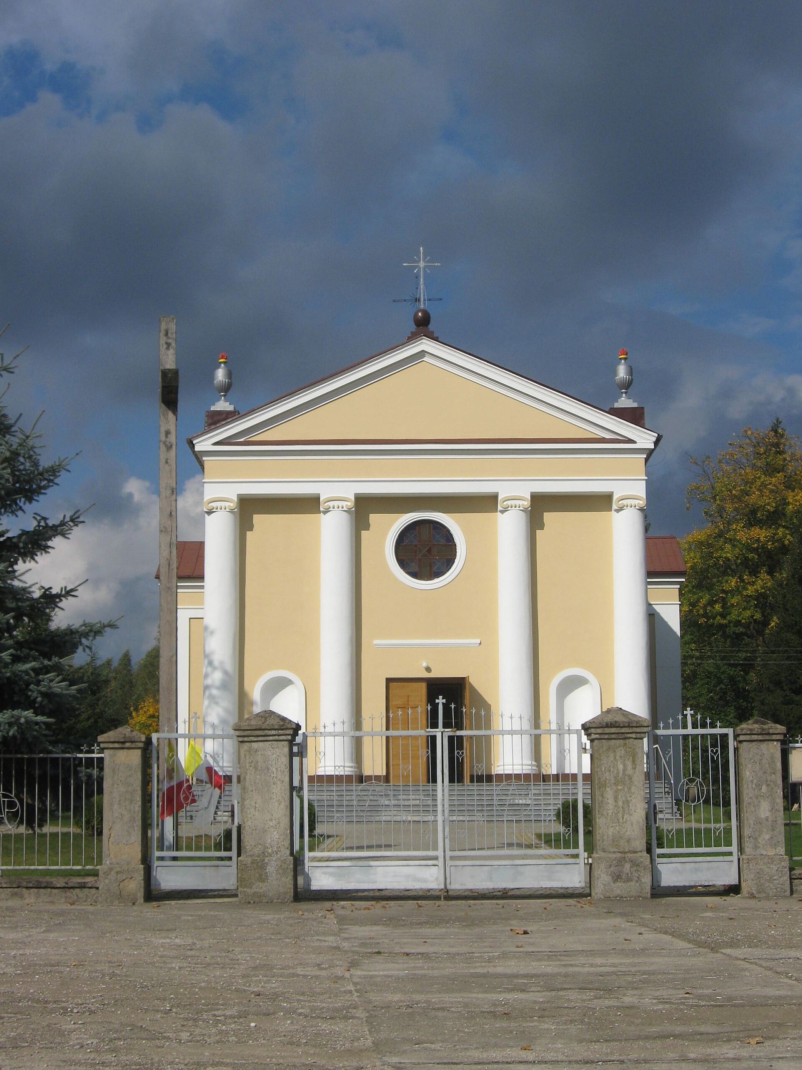 Kościół parafialny pw. św. Antoniego Padewskiego, Ugoszcz