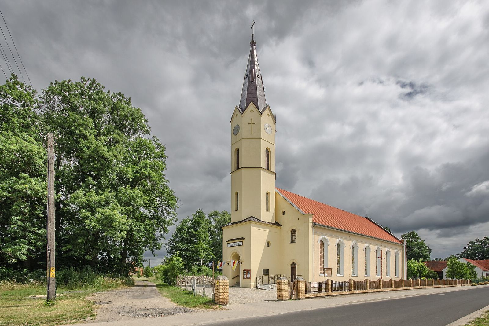 Kościół filialny pw. Niepokalanego Poczęcia Najświętszej Marii Panny, Radwanice