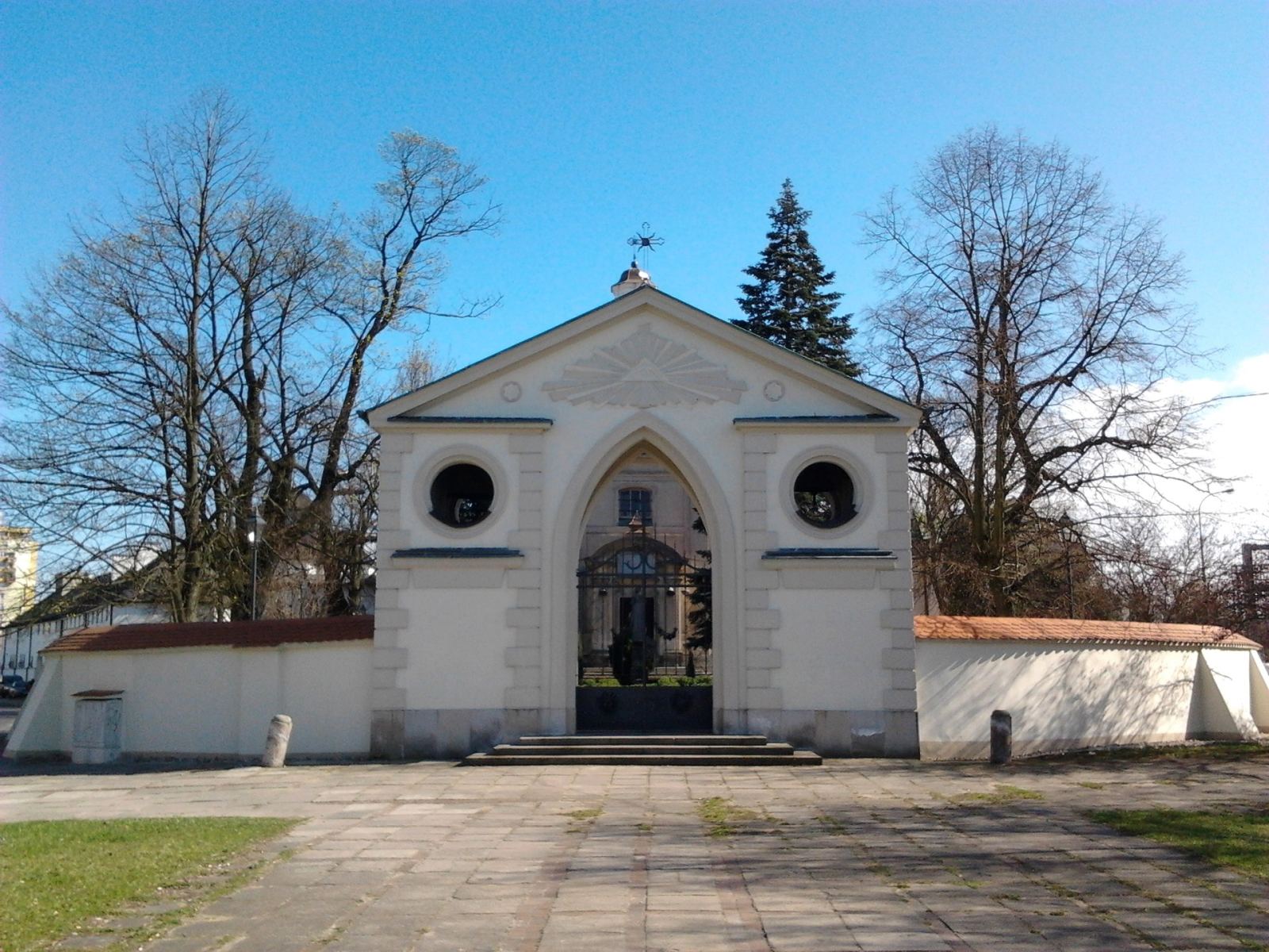 Ogrodzenie, Warszawa