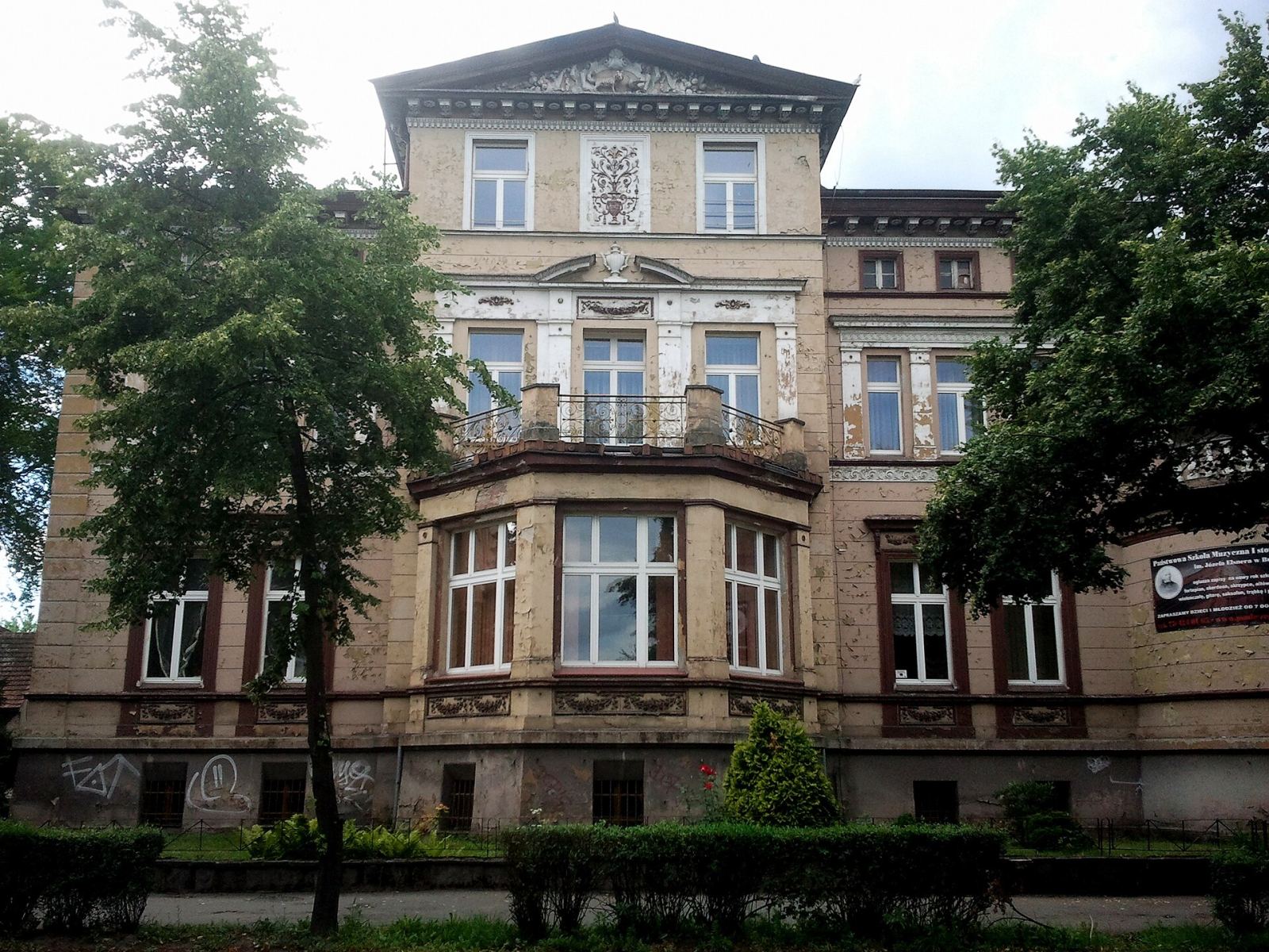 Dom, Brzeg